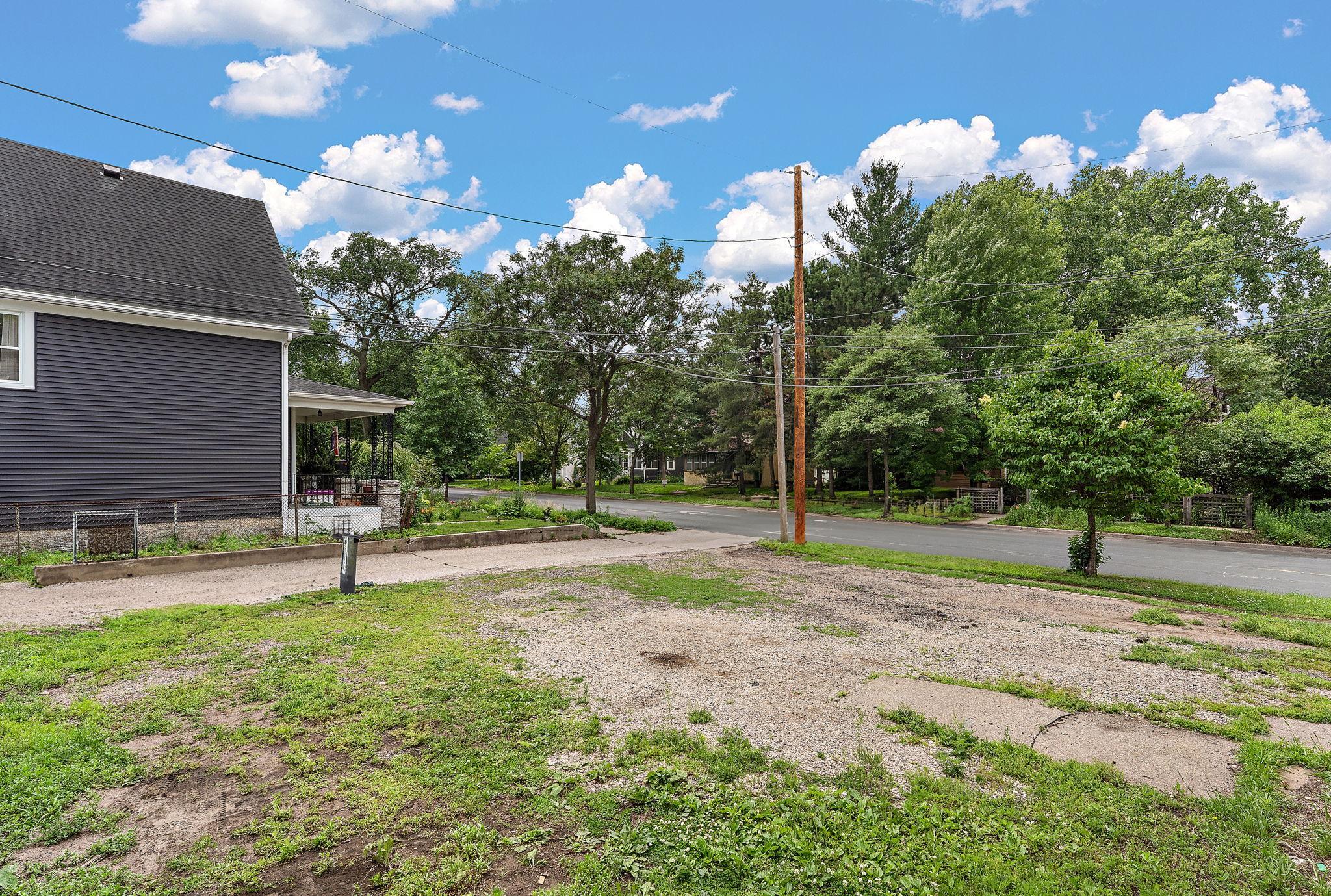 main property photo 47