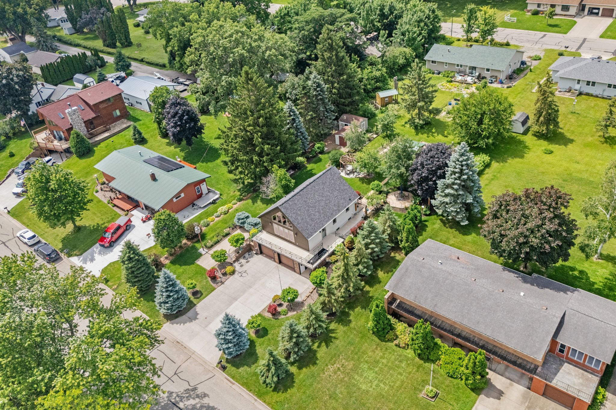 main property photo 37