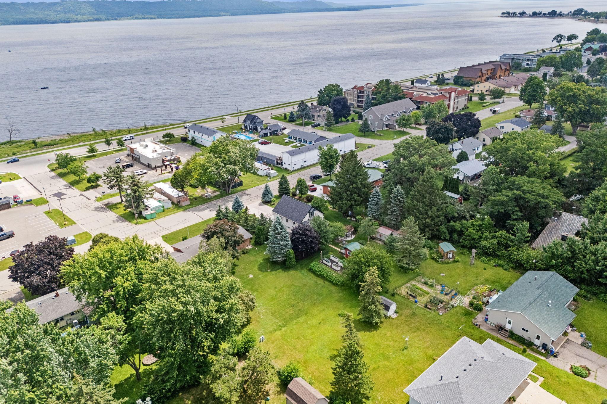 main property photo 39