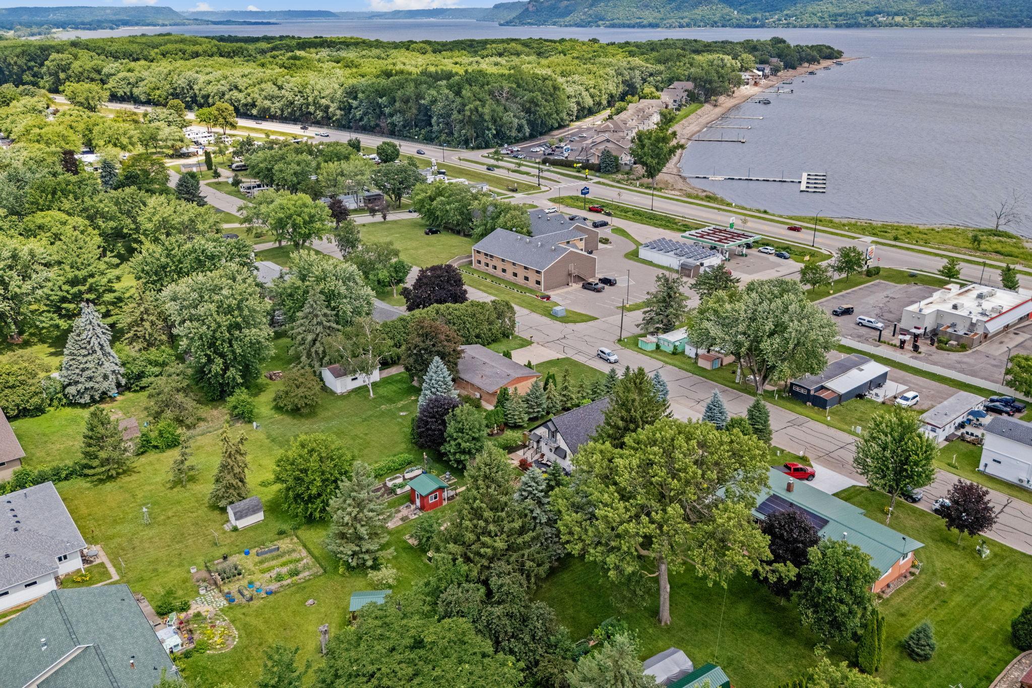 main property photo 40