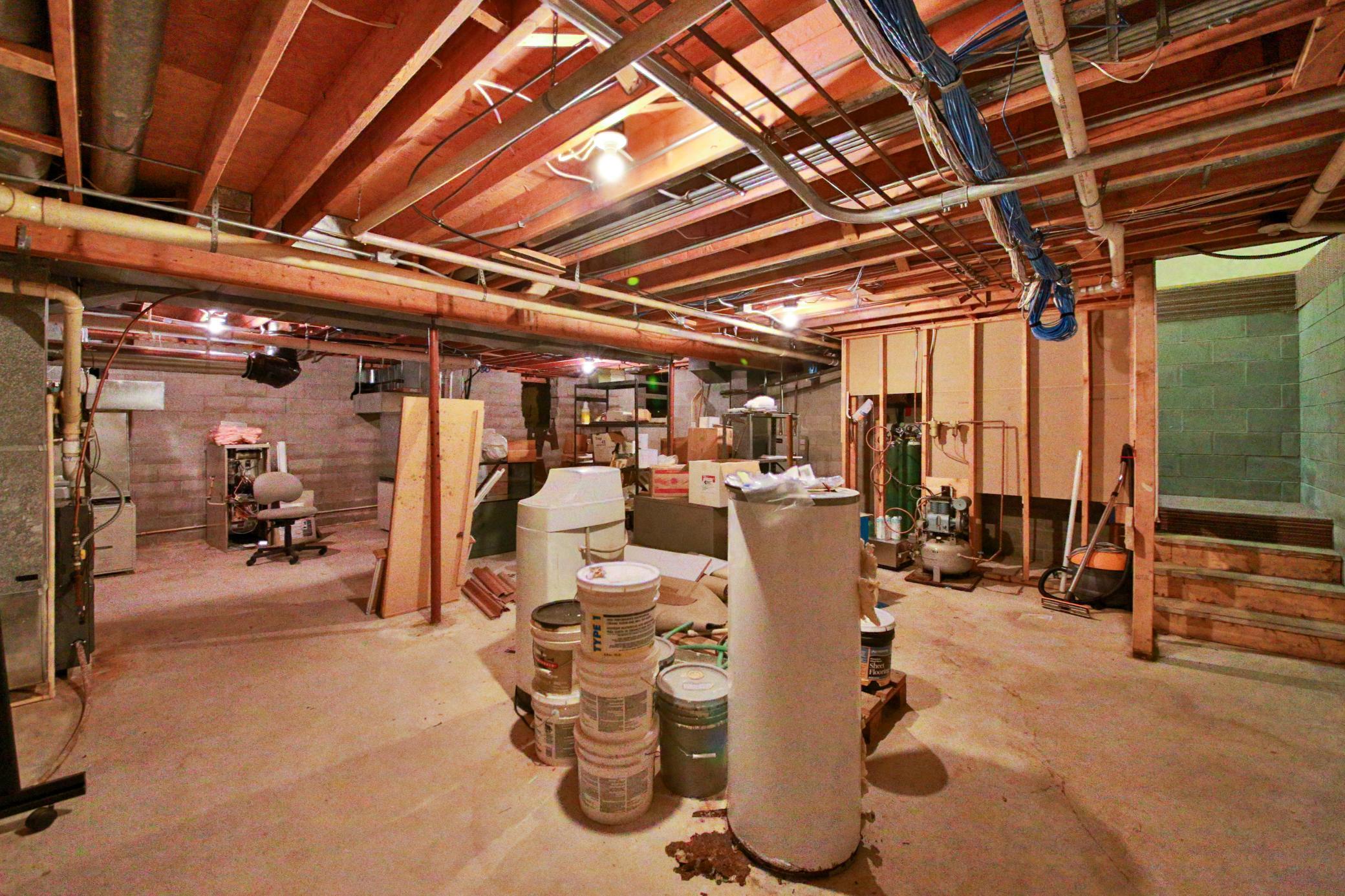 main property photo 78