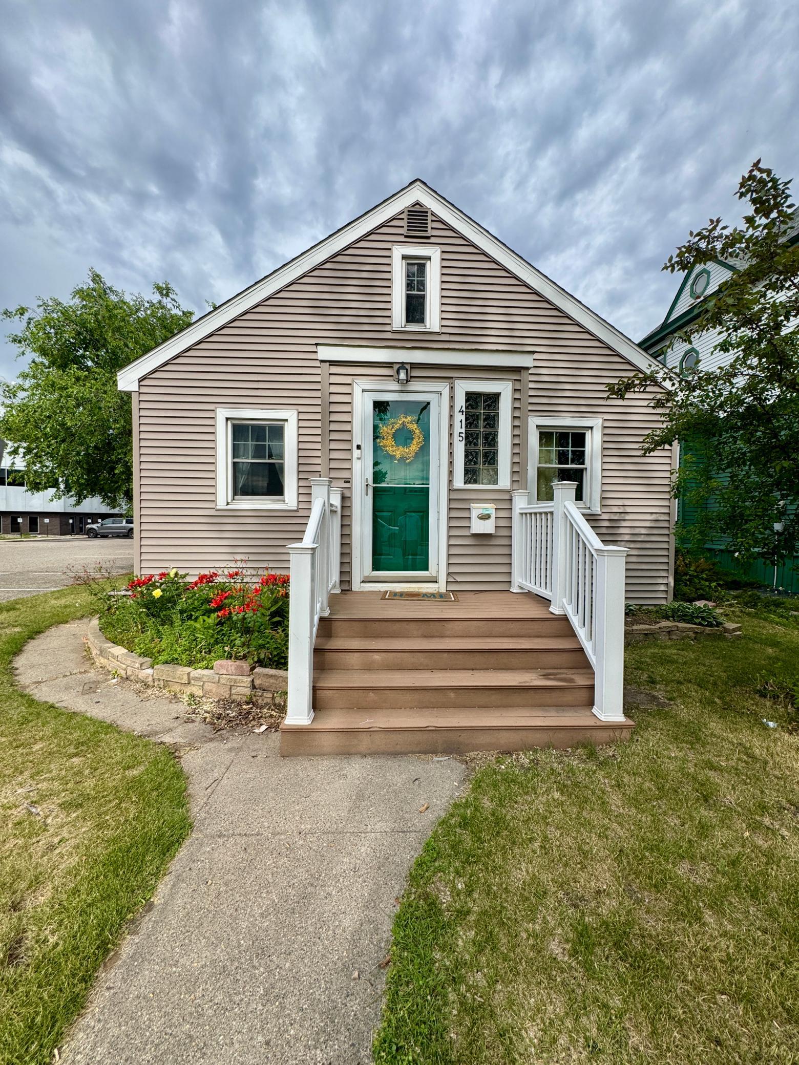 main property photo 28