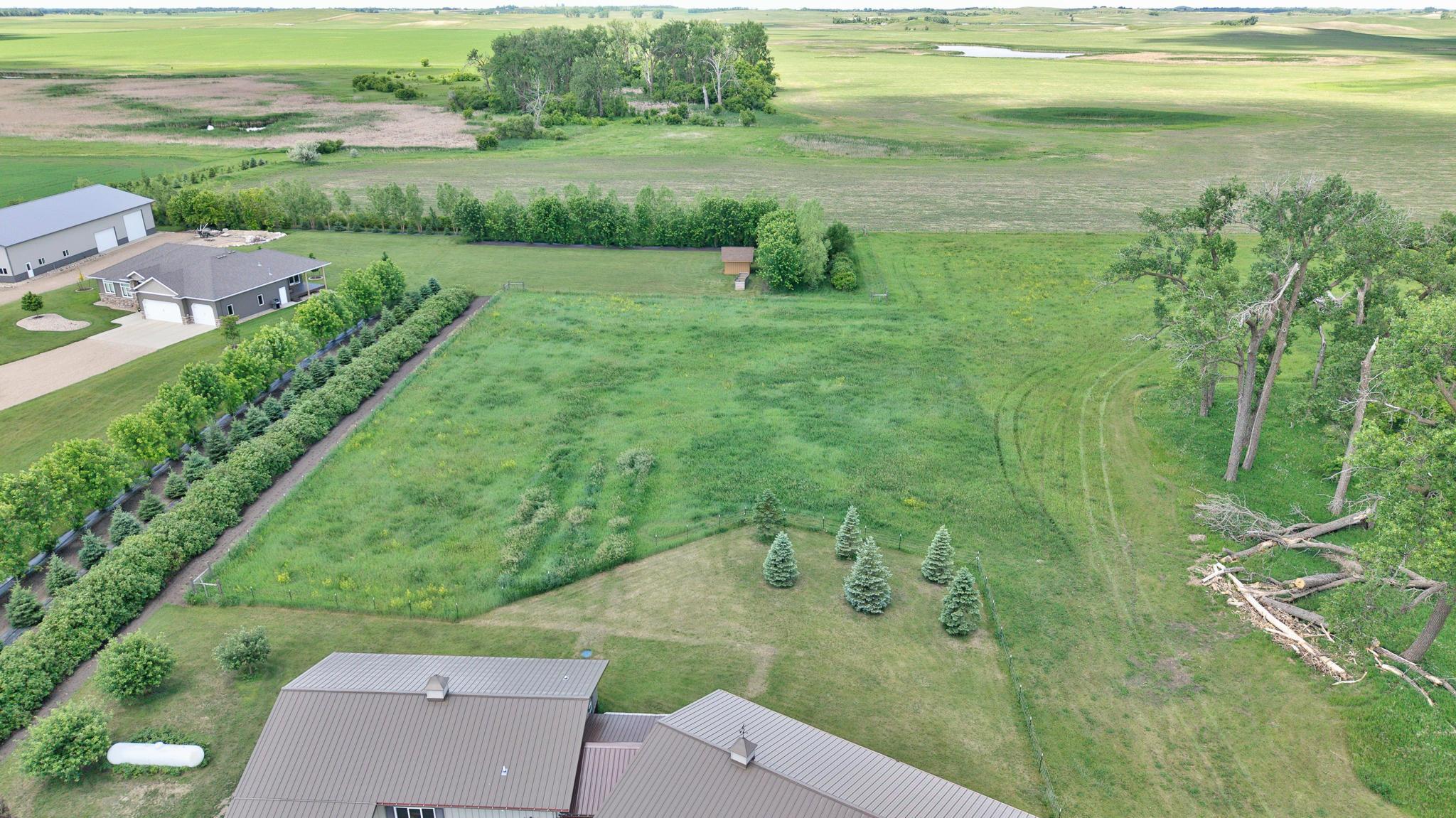 main property photo 25