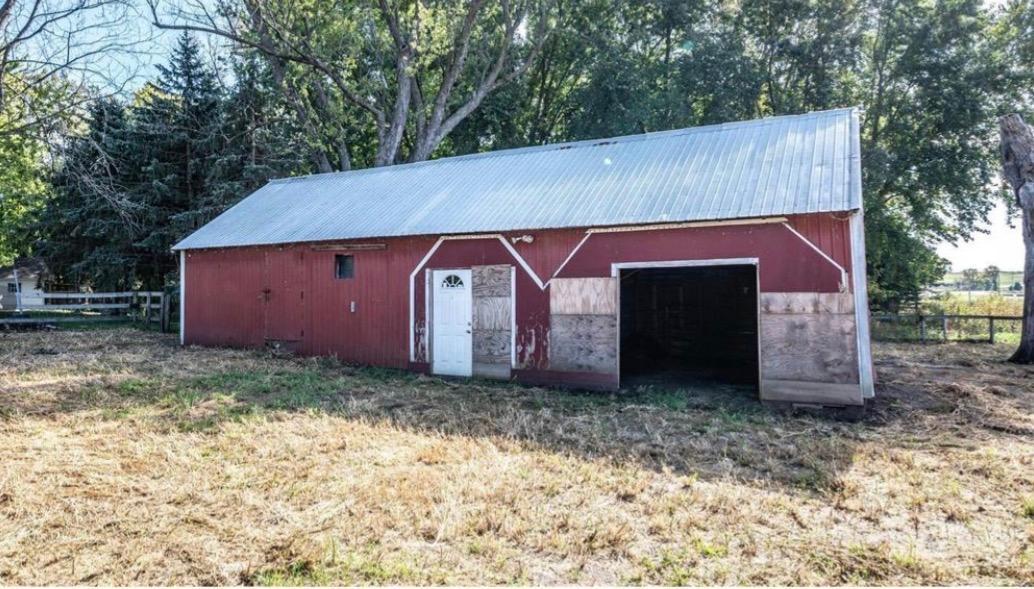 main property photo 20
