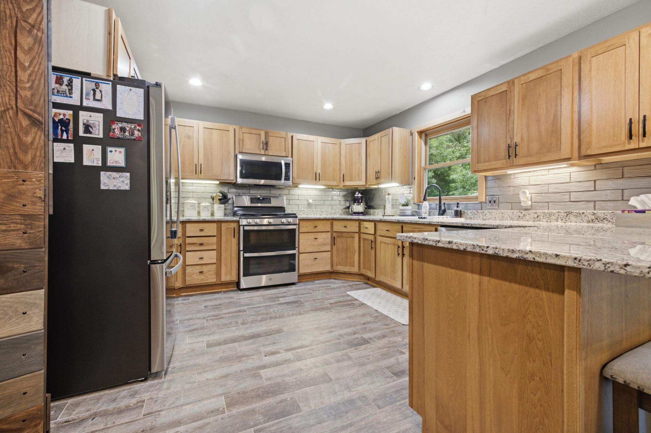 main property photo 16