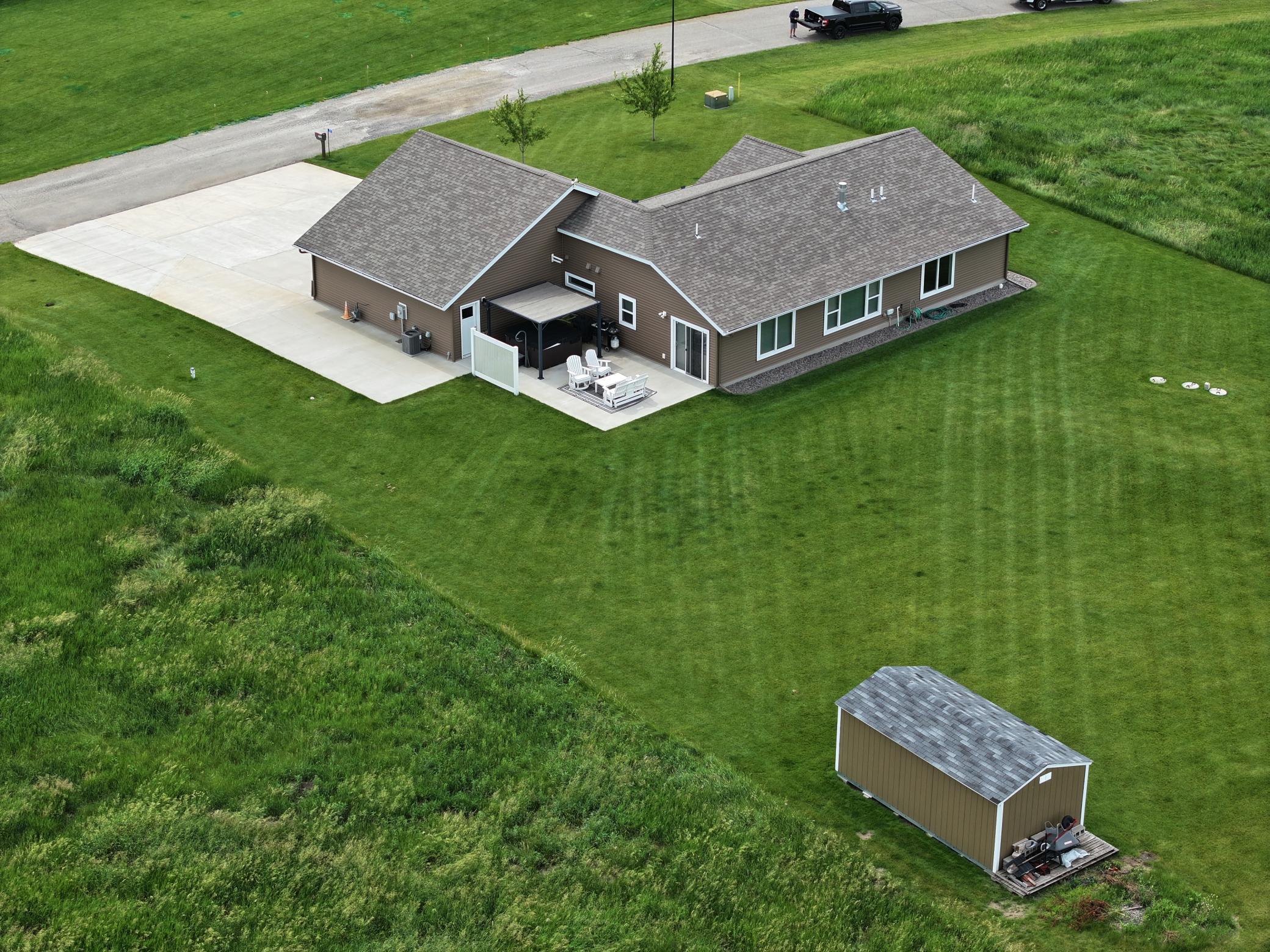 main property photo 8