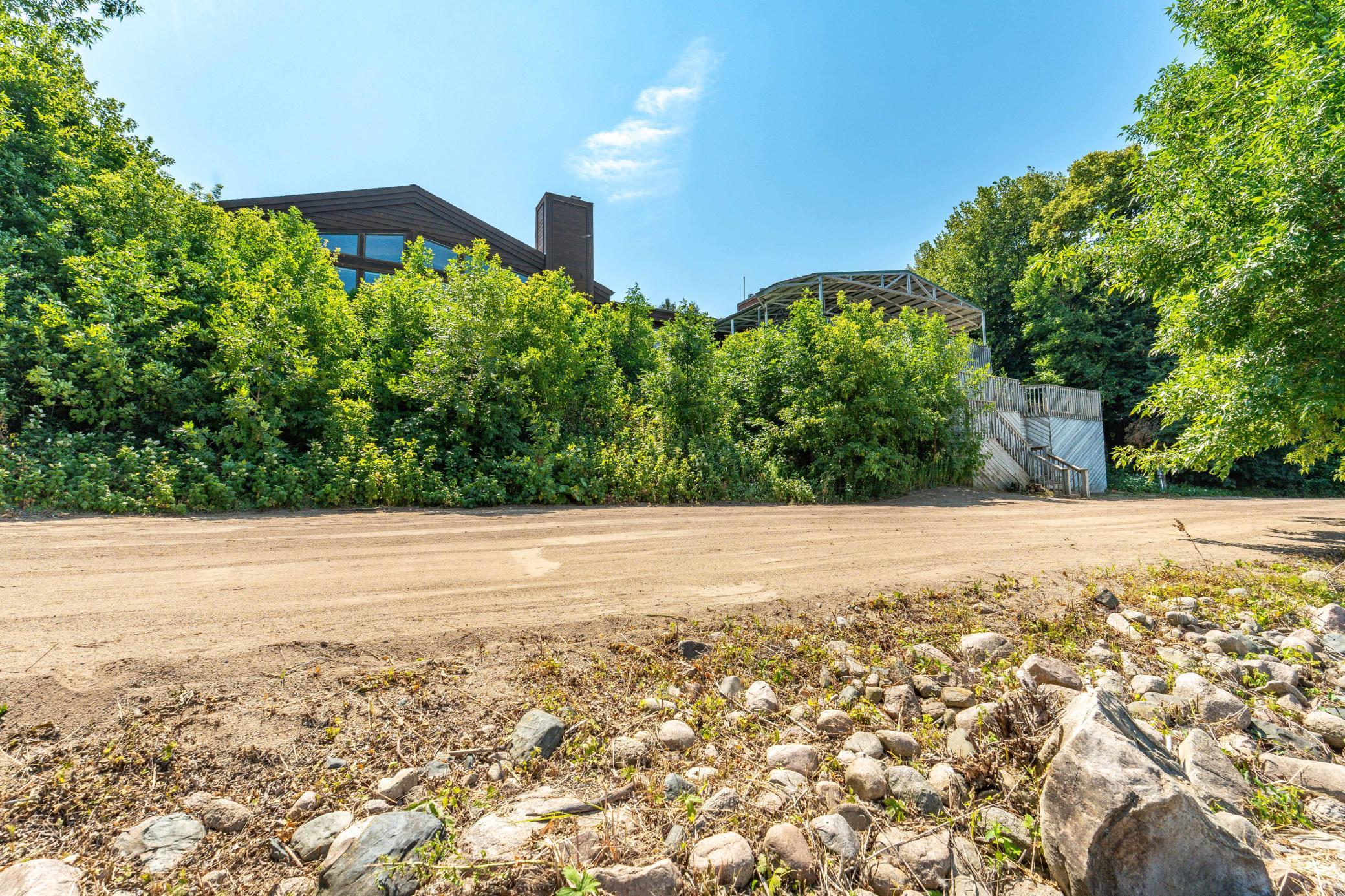 main property photo 10