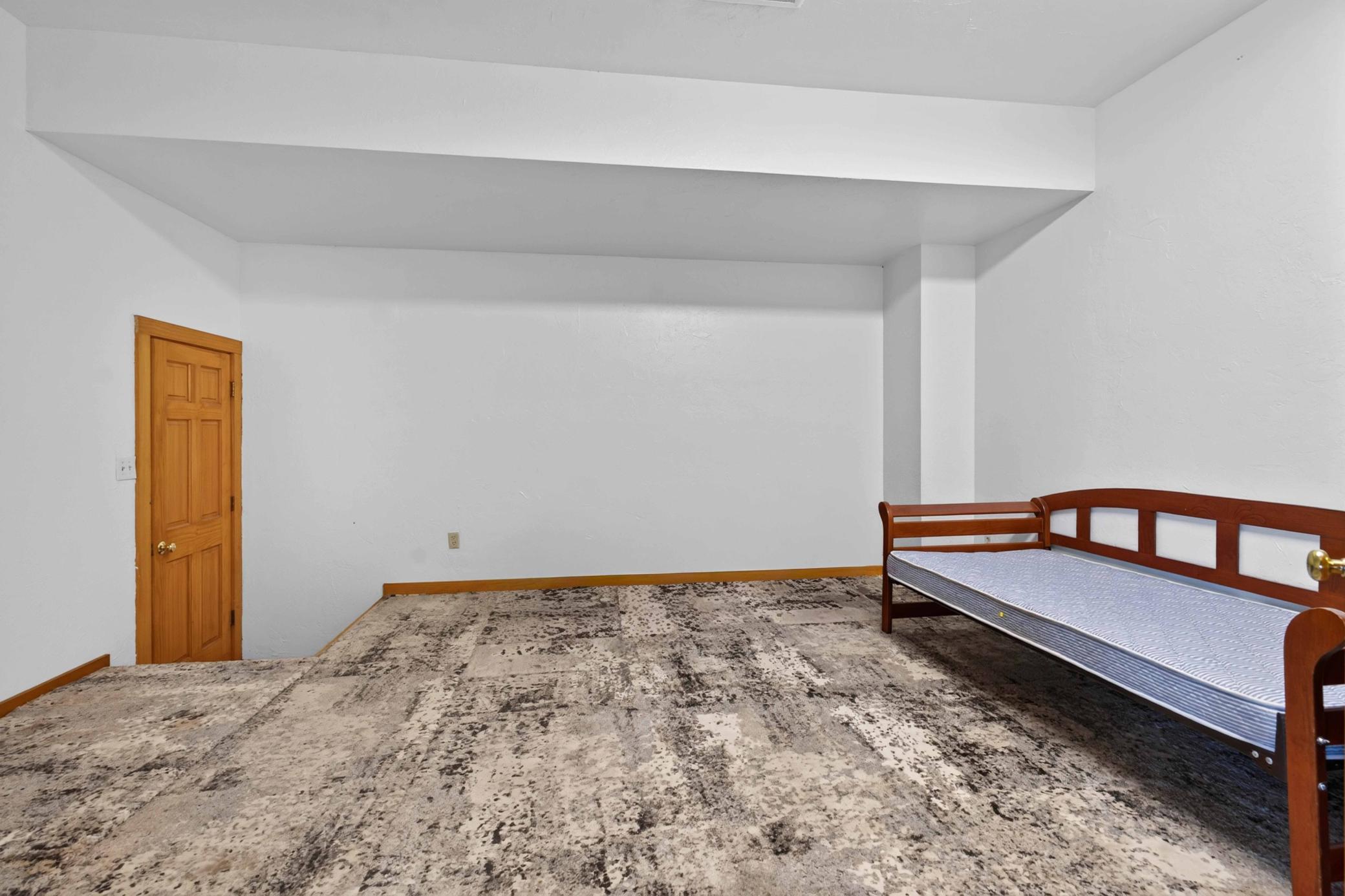 main property photo 111