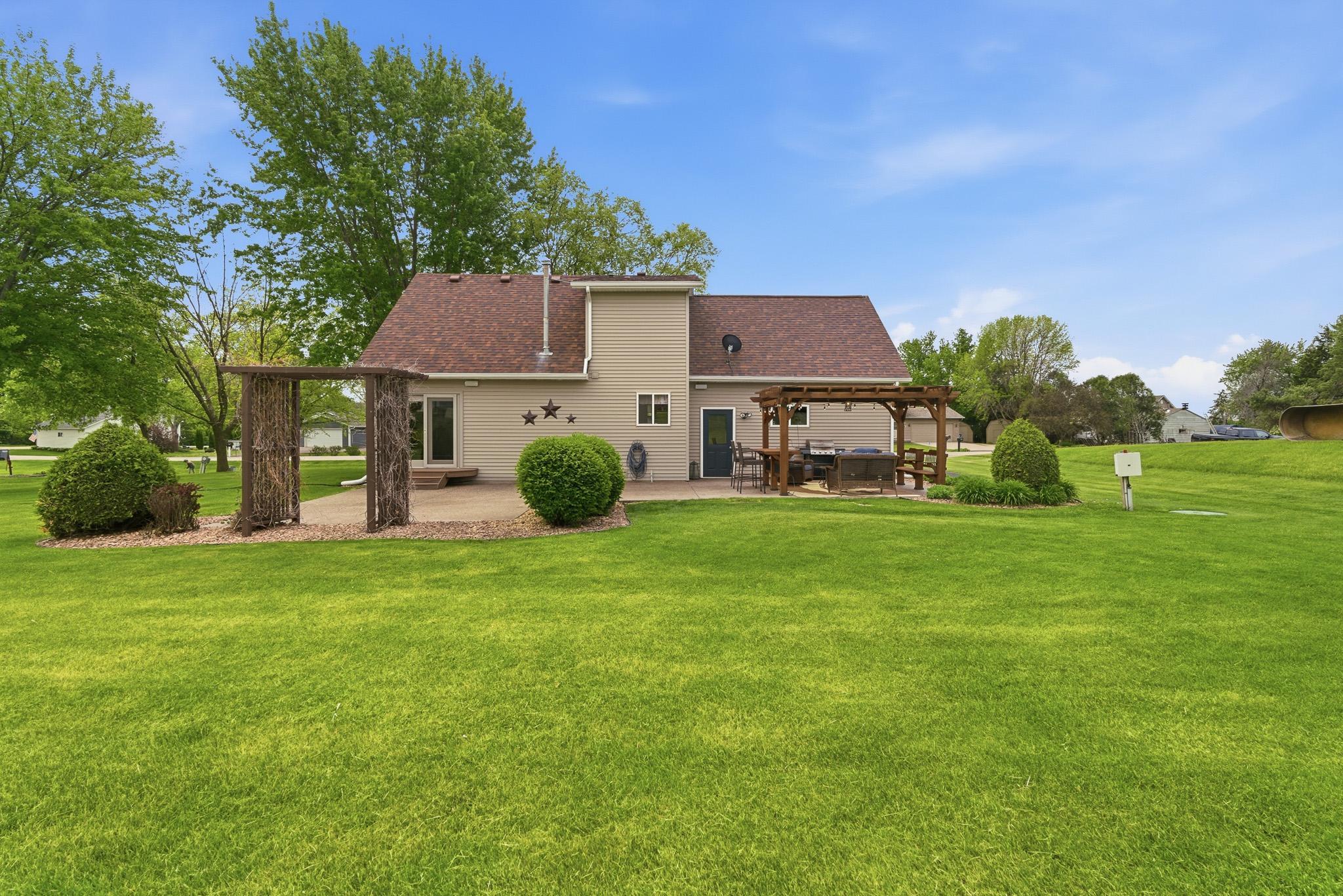main property photo 6