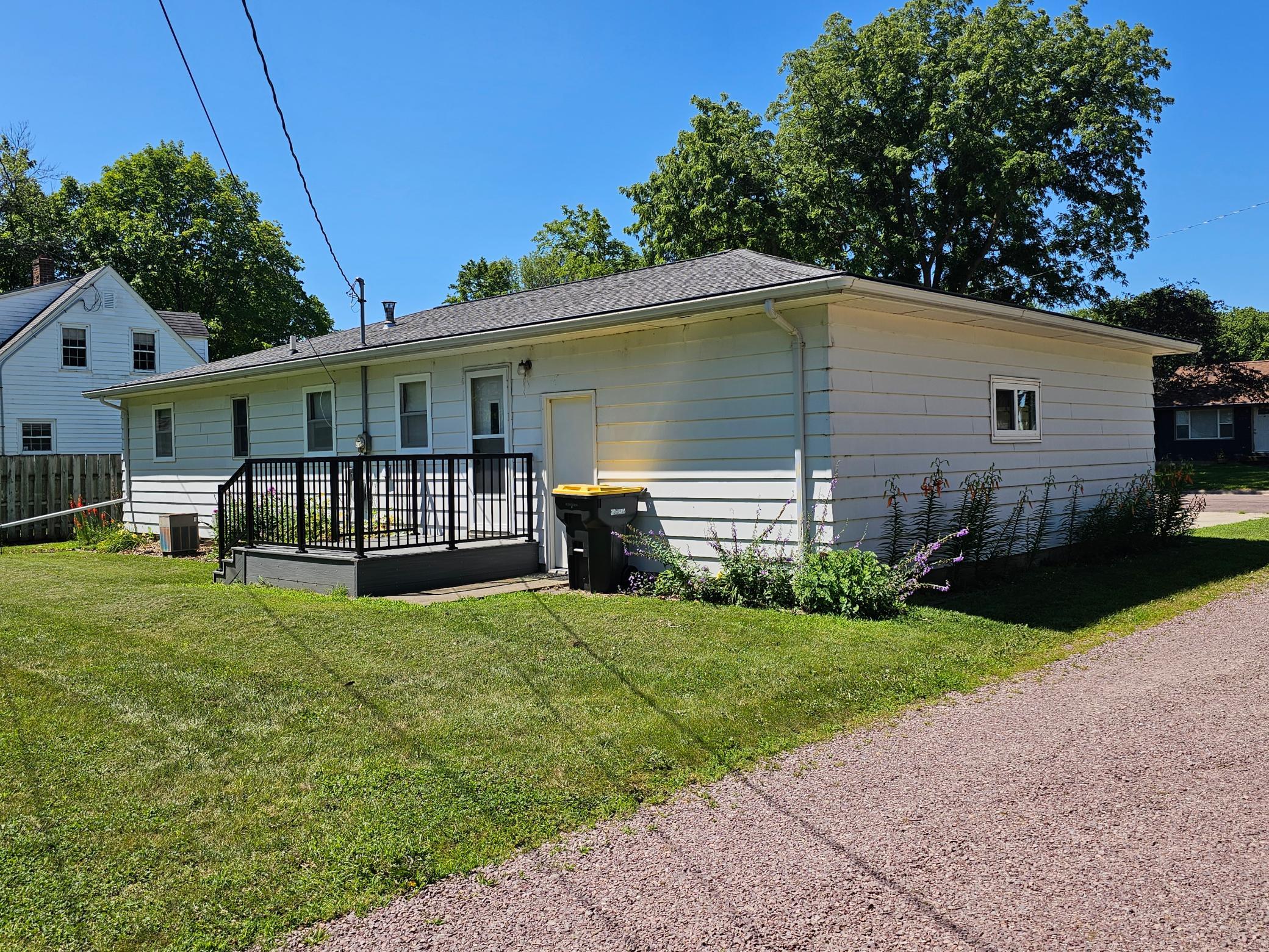 main property photo 3