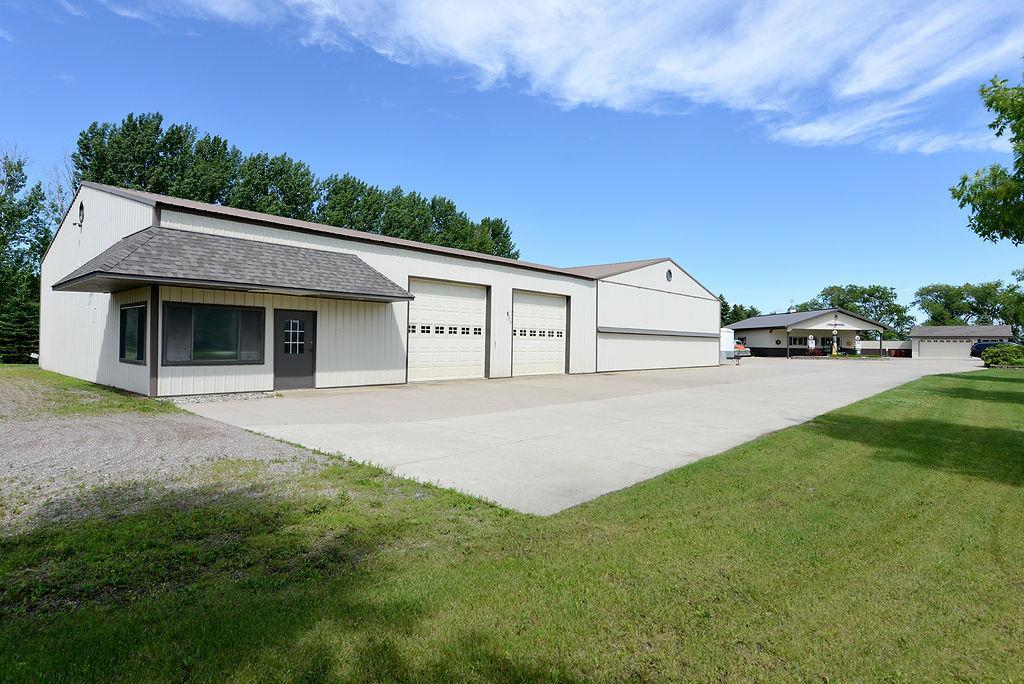 main property photo 41