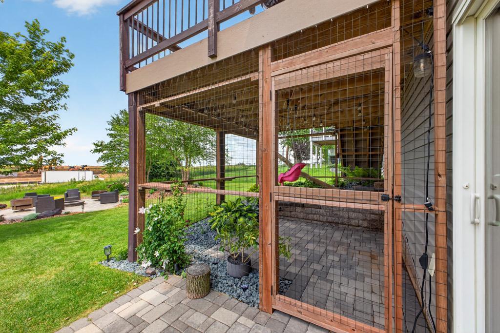 main property photo 30