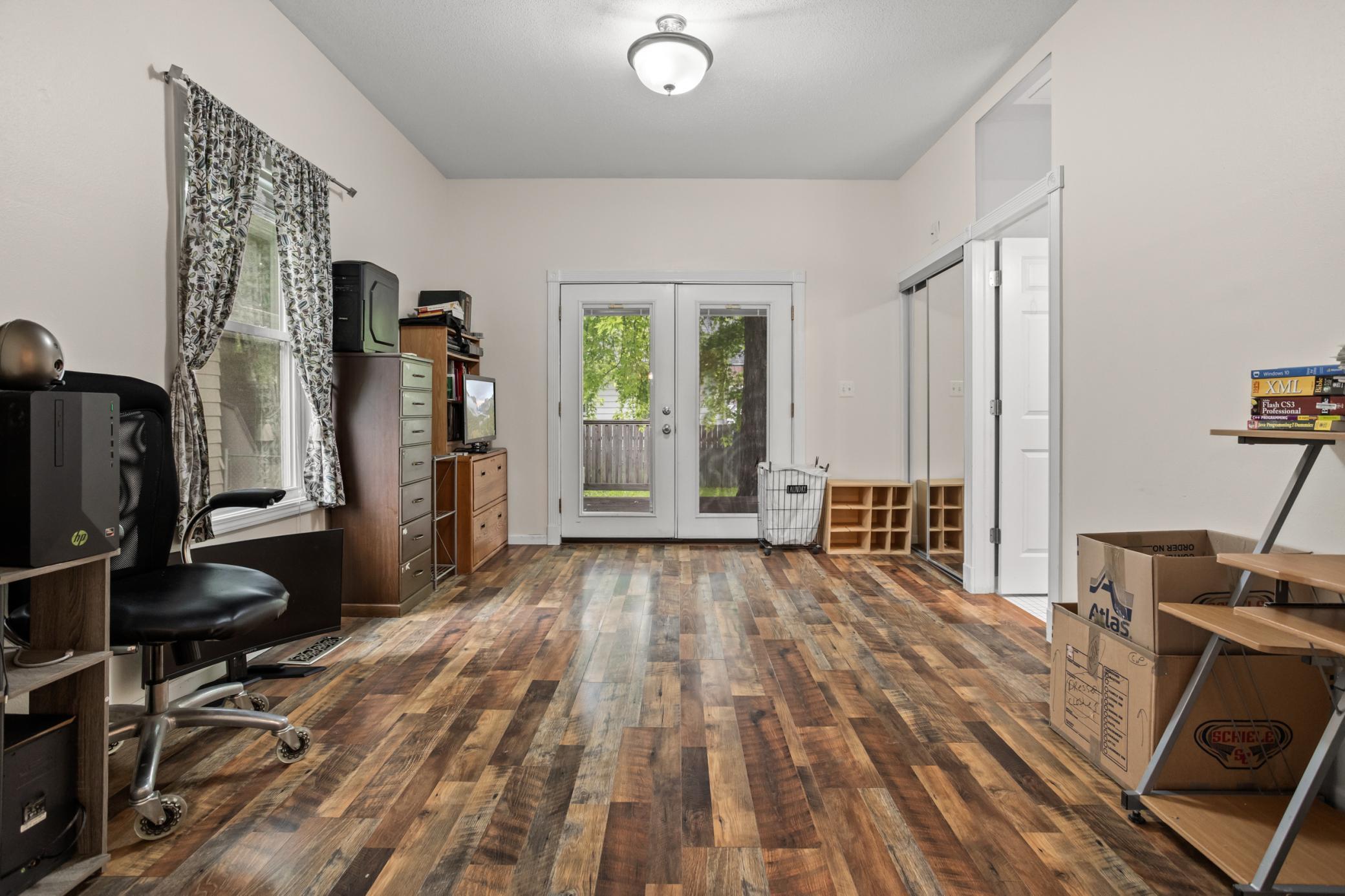 main property photo 9