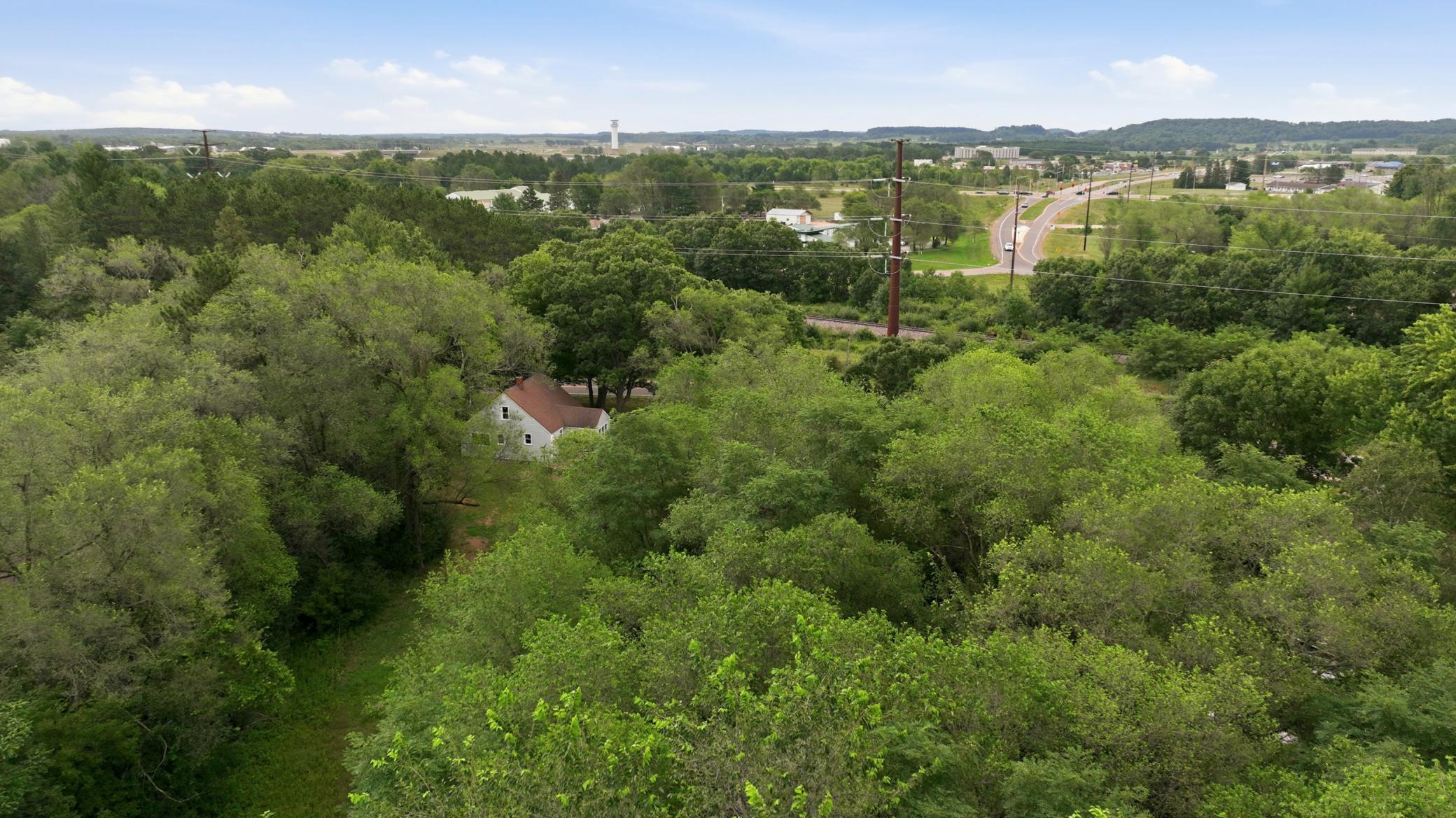 main property photo 28