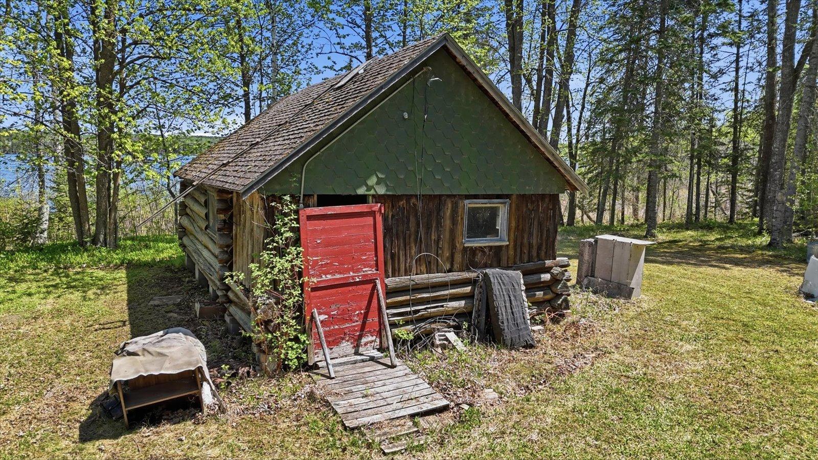 main property photo 18