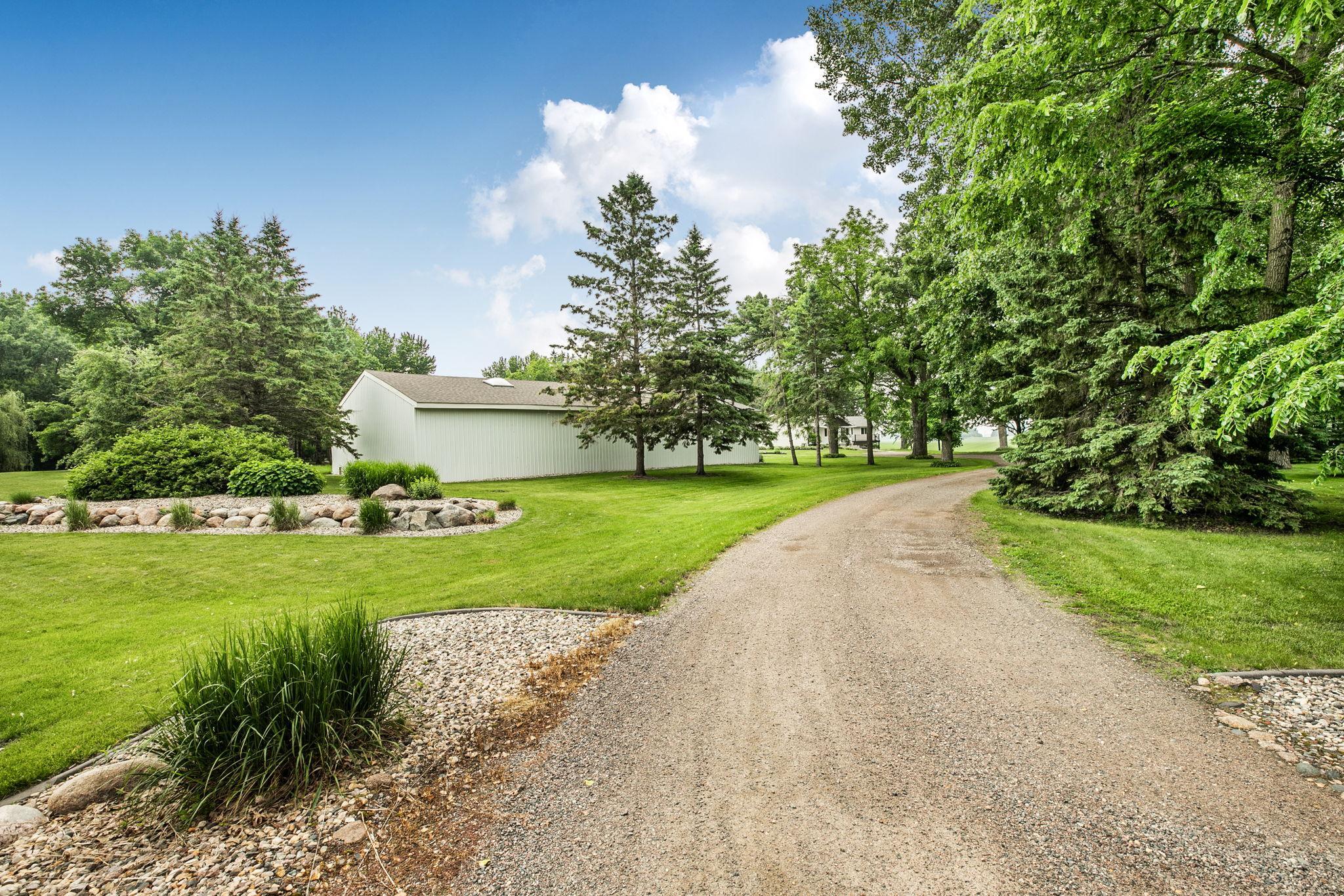main property photo 40