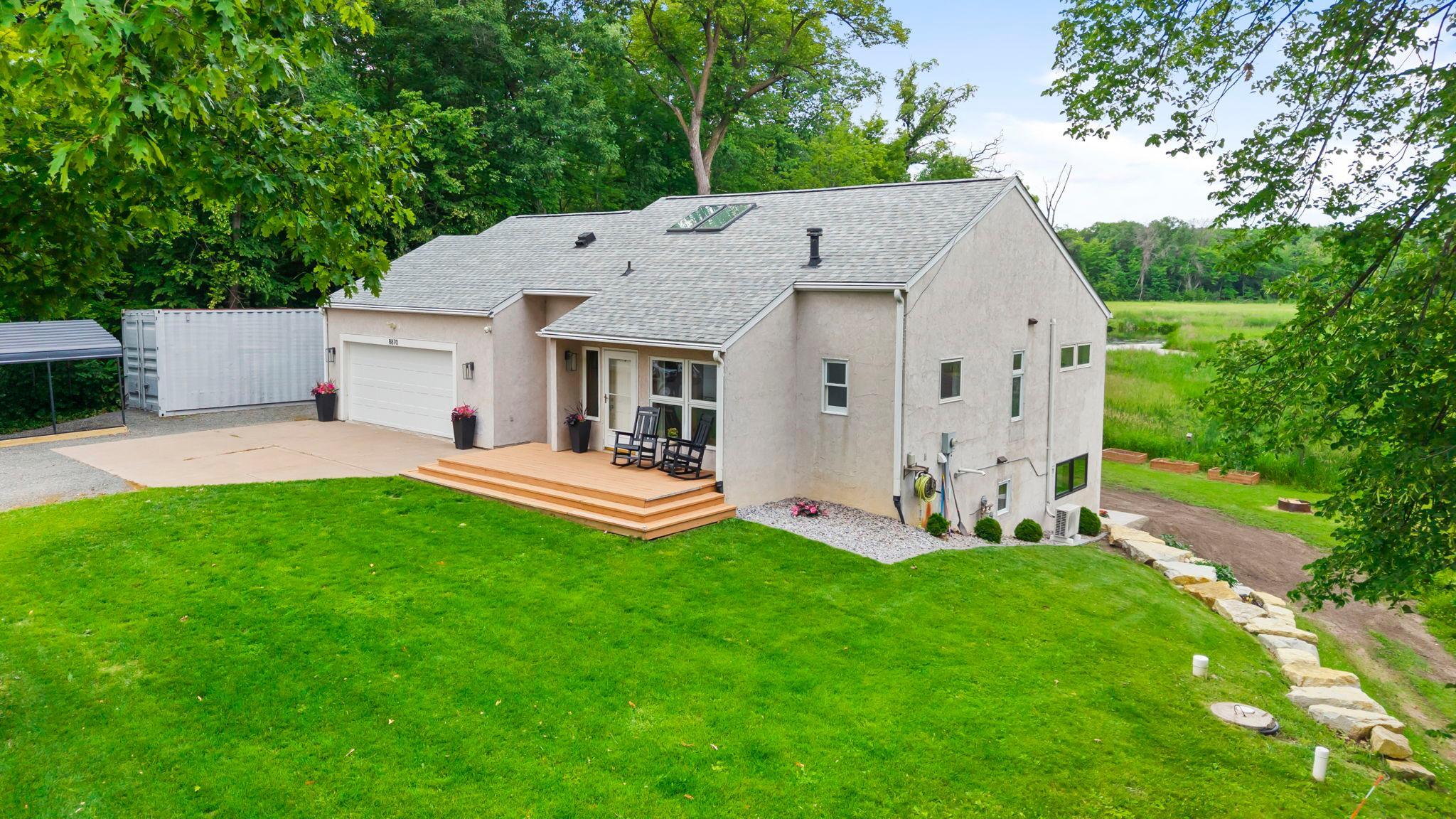 main property photo 22