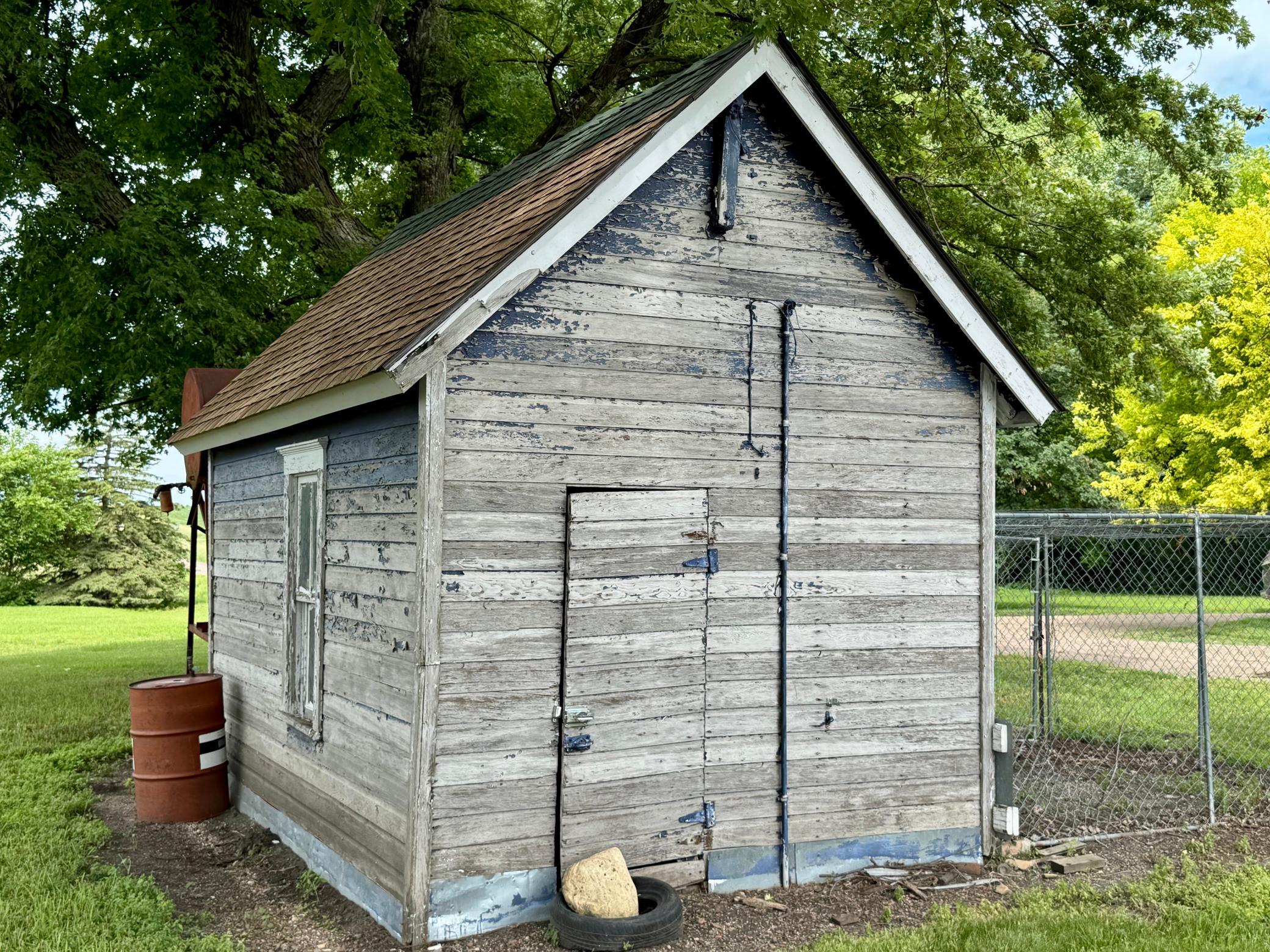 main property photo 14