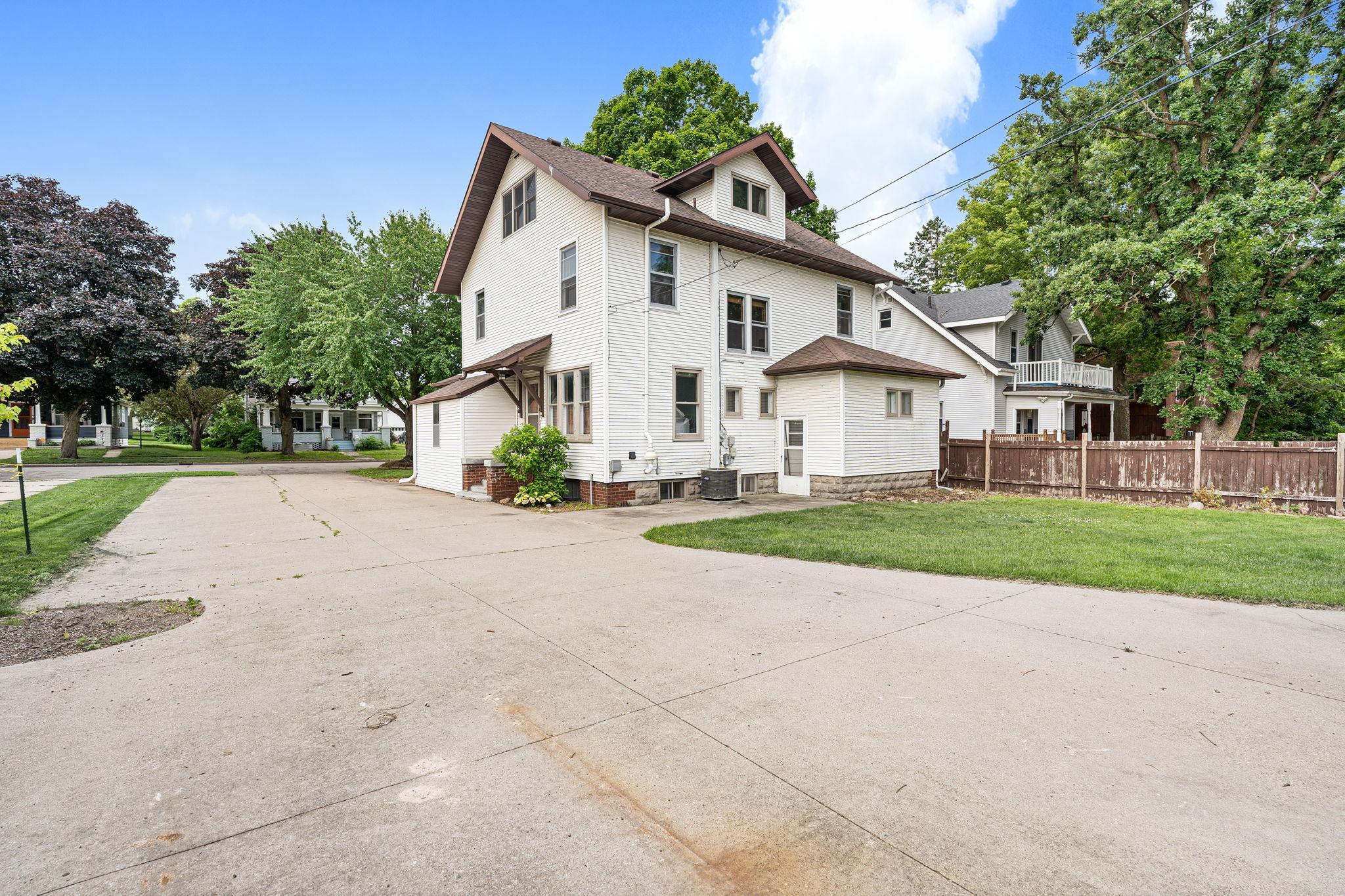 main property photo 39