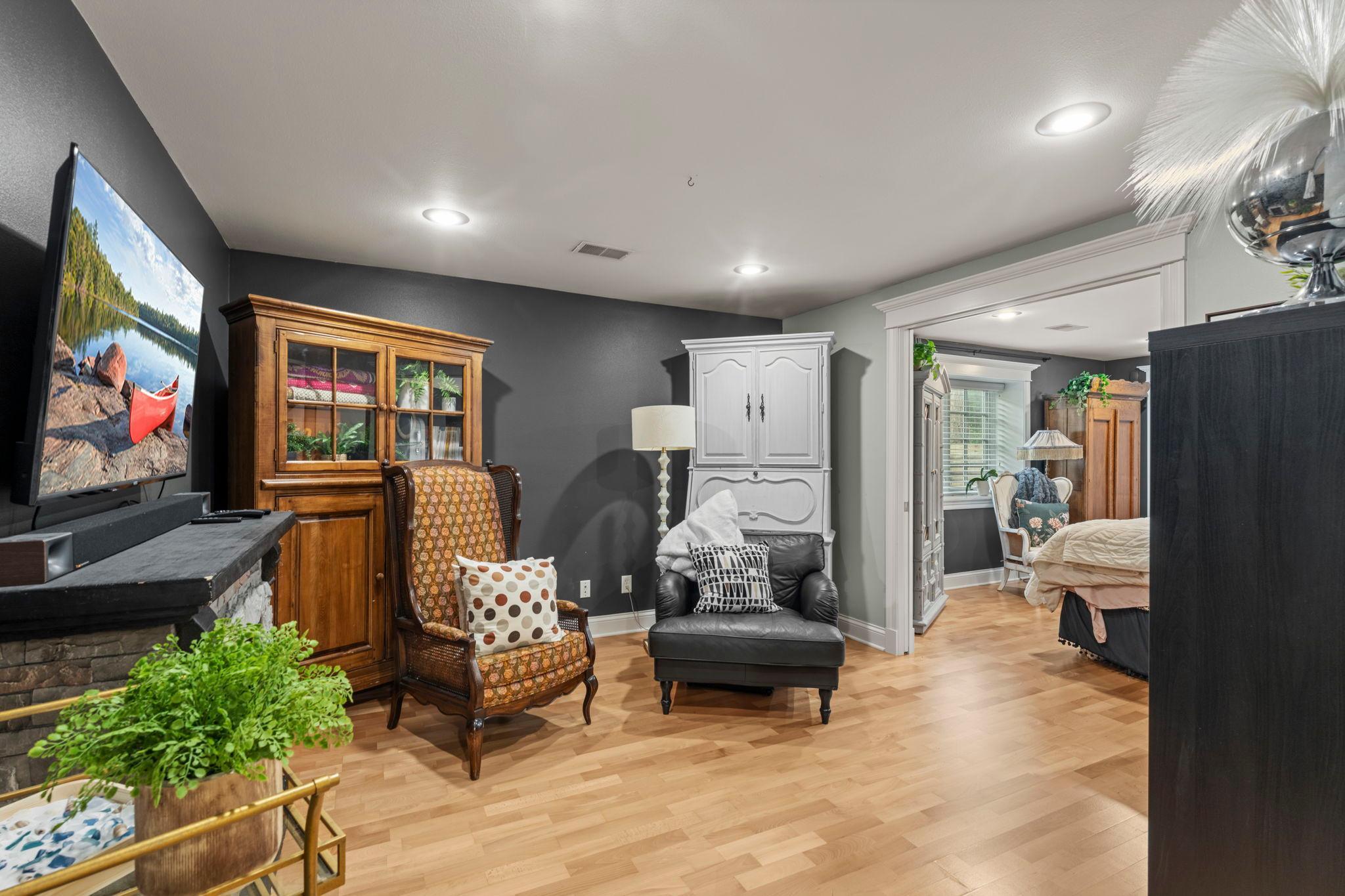 main property photo 89
