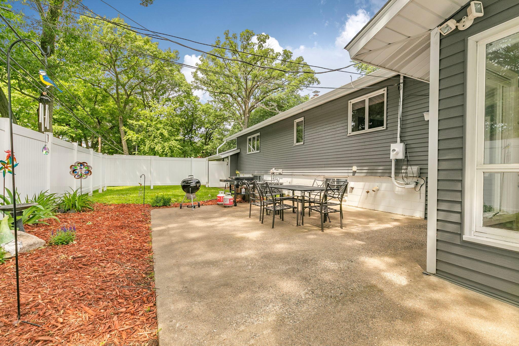 main property photo 50
