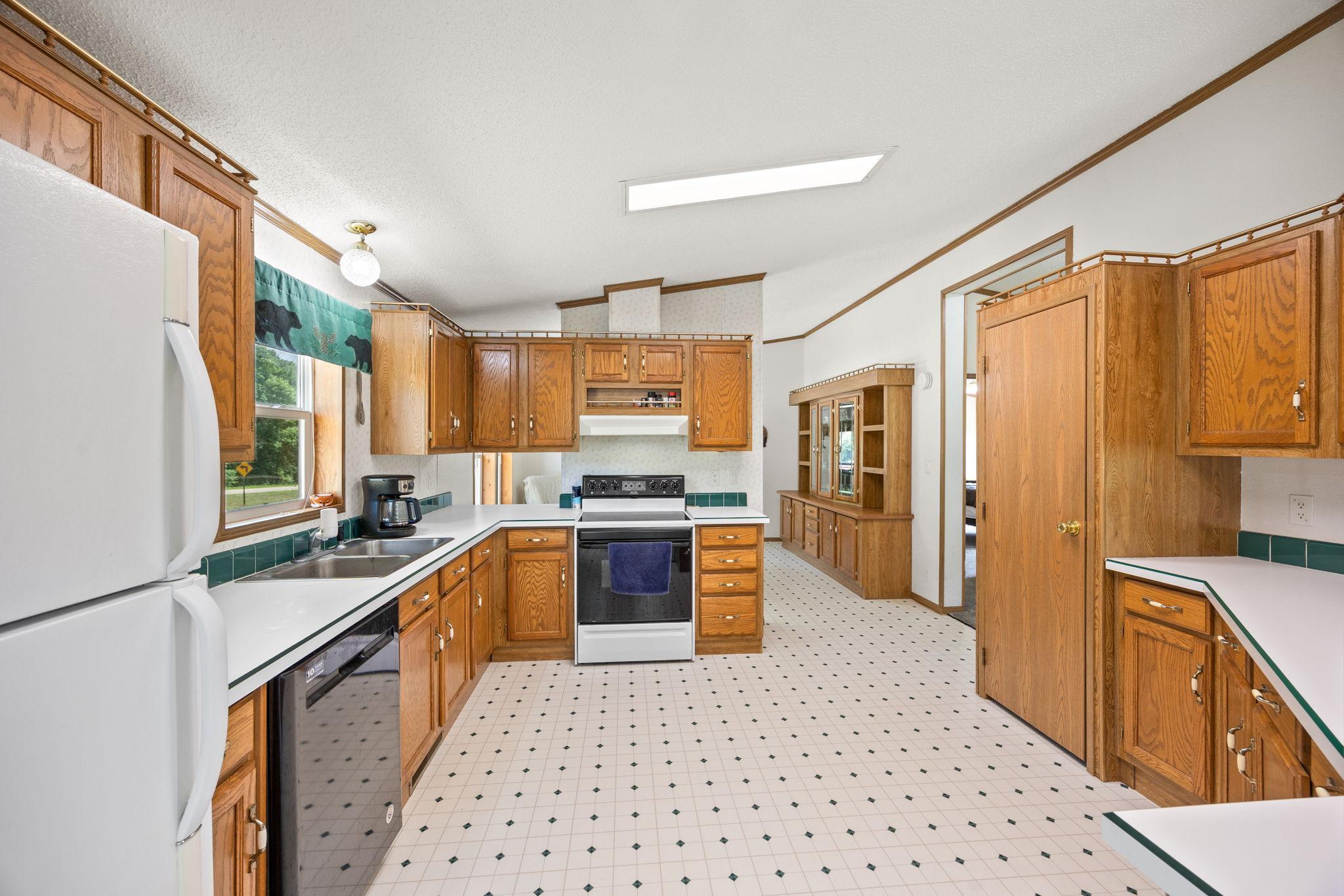 main property photo 7