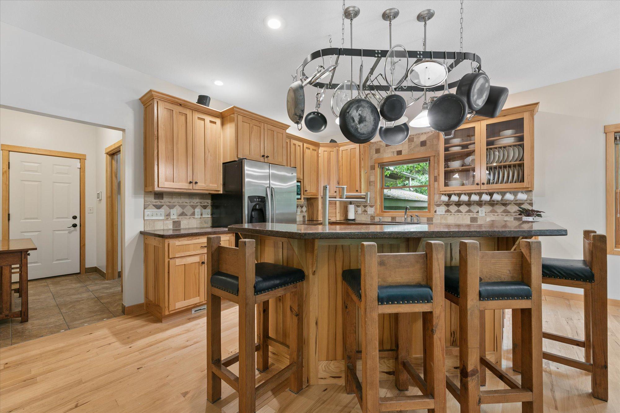 main property photo 14