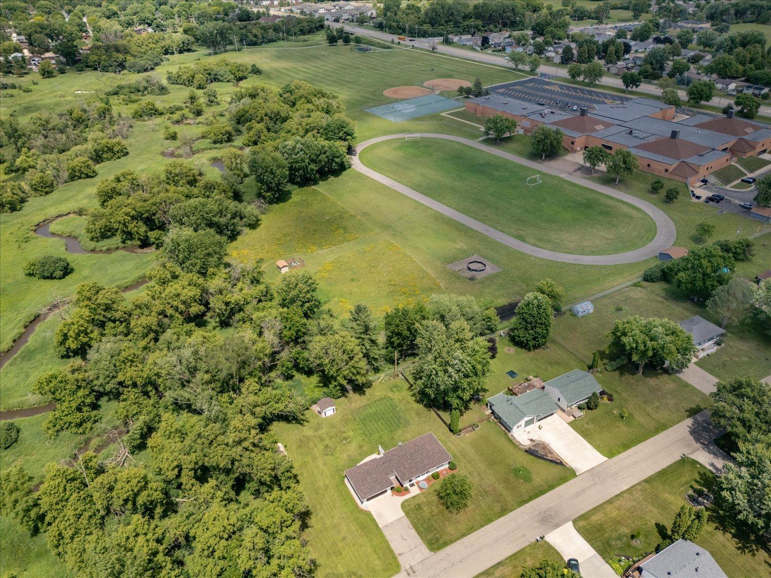 main property photo 40