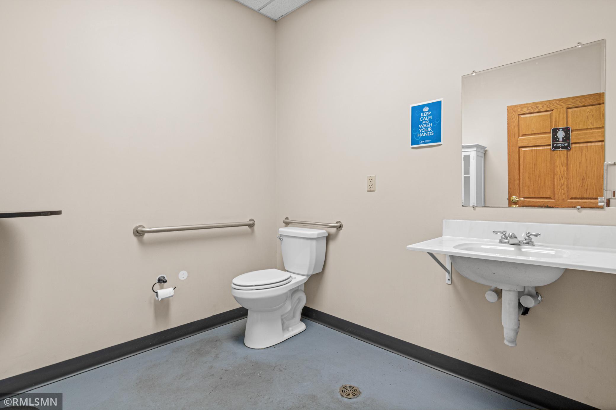 main property photo 7