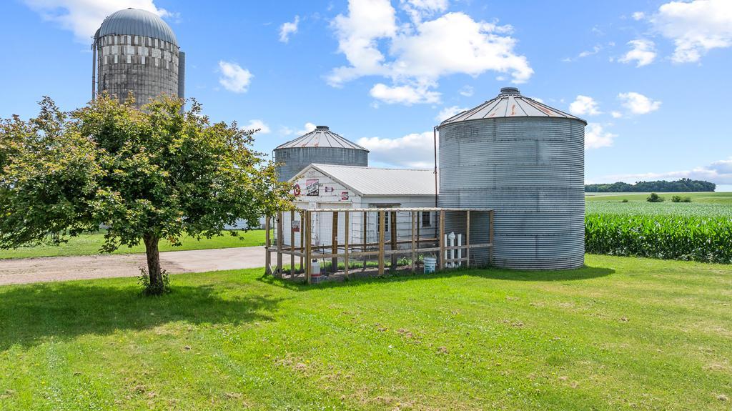 main property photo 44