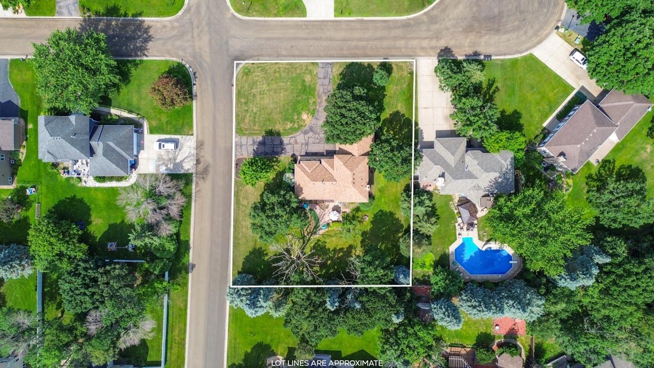 main property photo 40