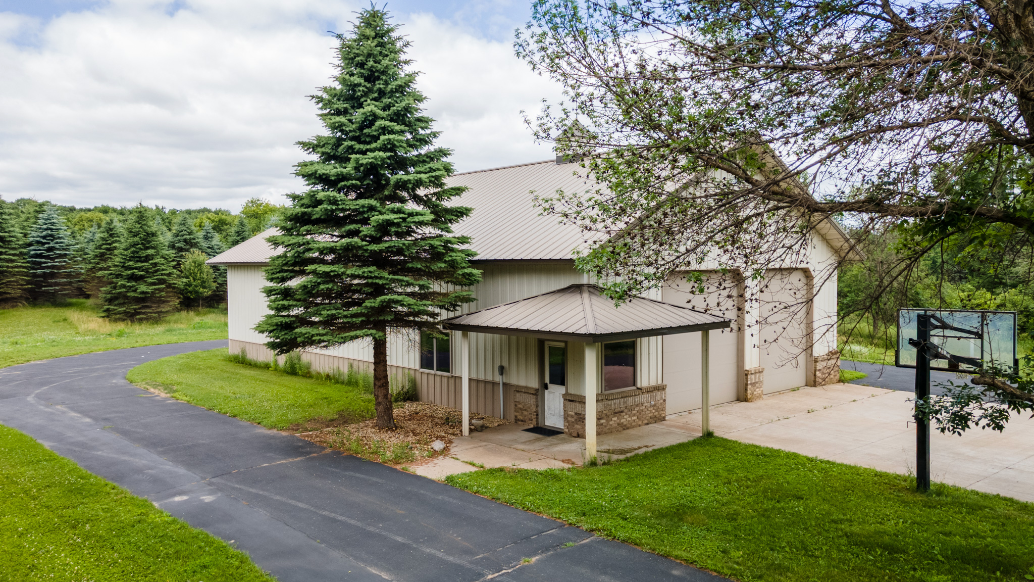 main property photo 30