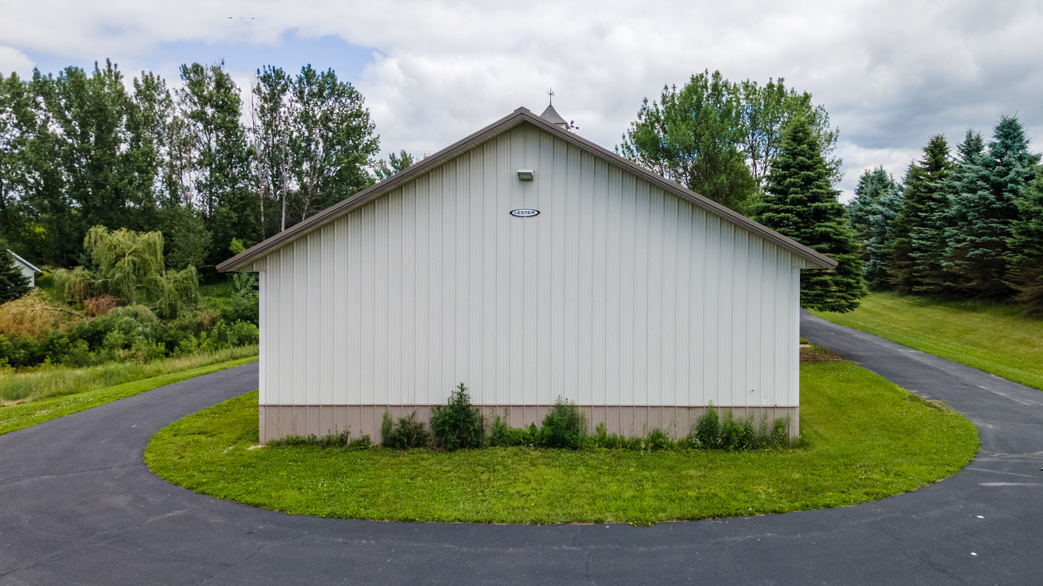 main property photo 31