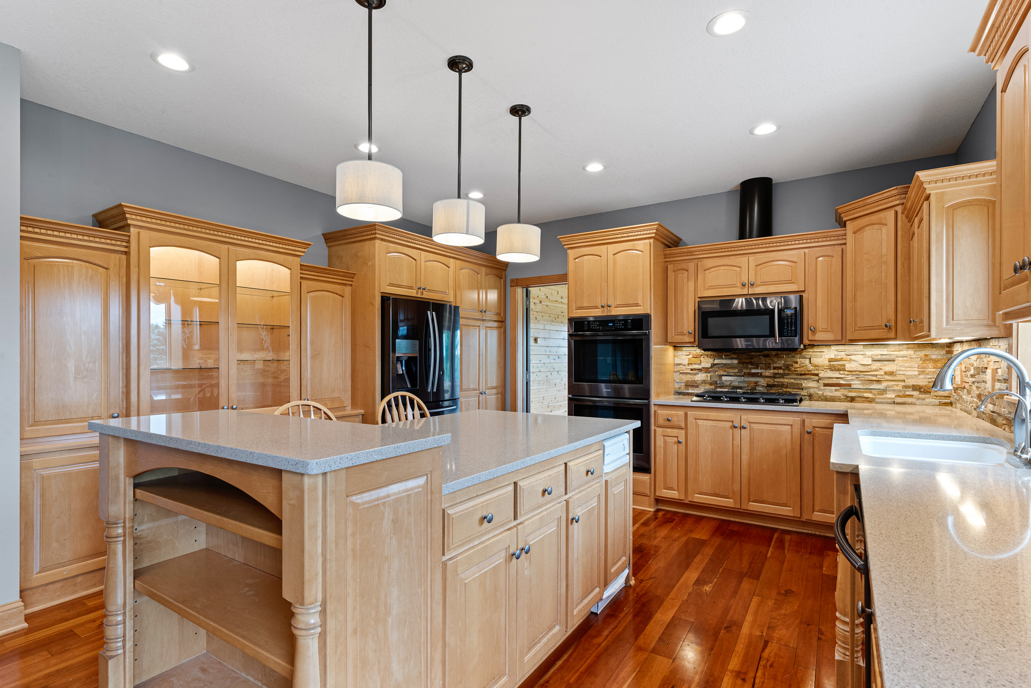 main property photo 40