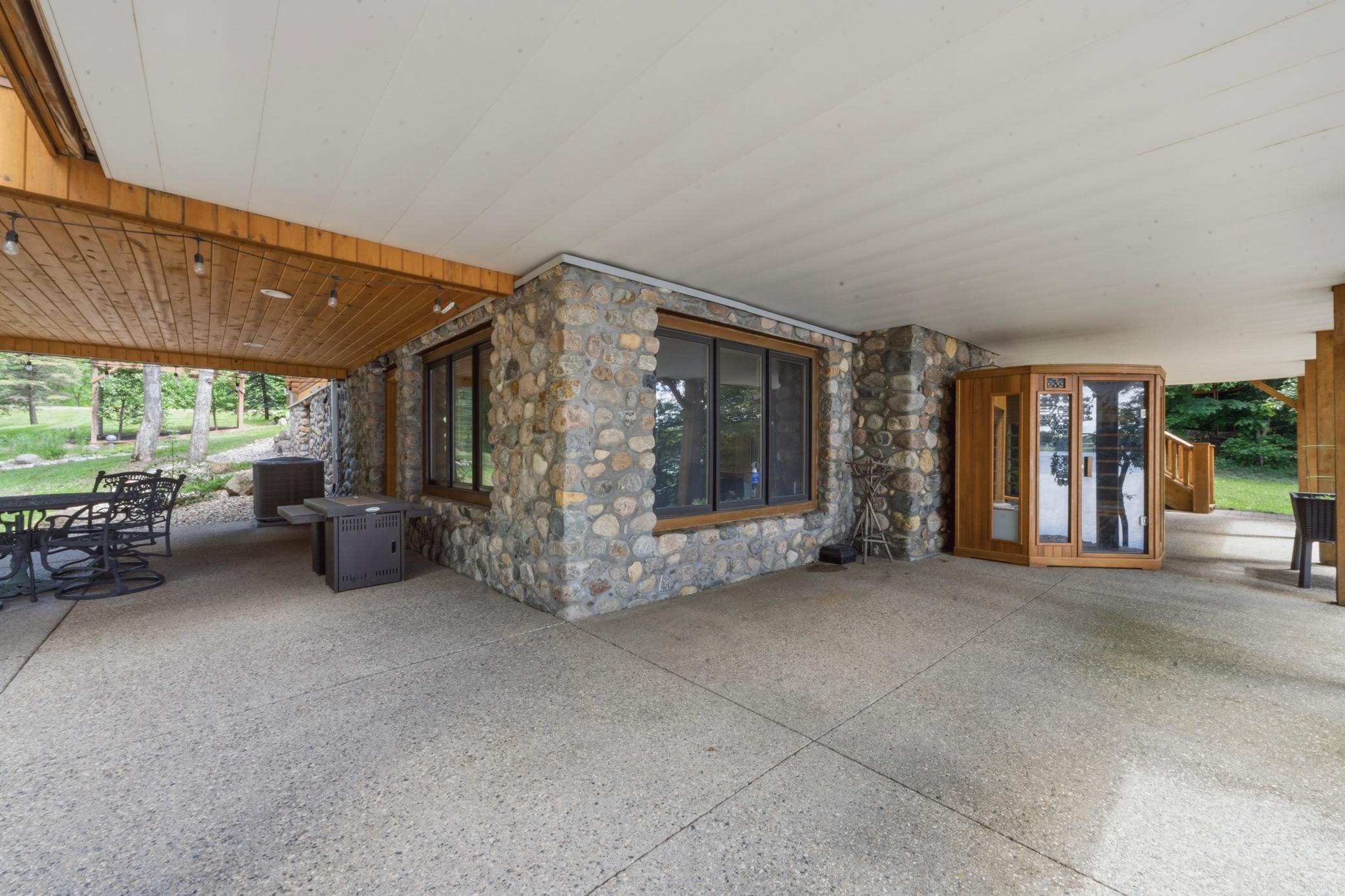 main property photo 70