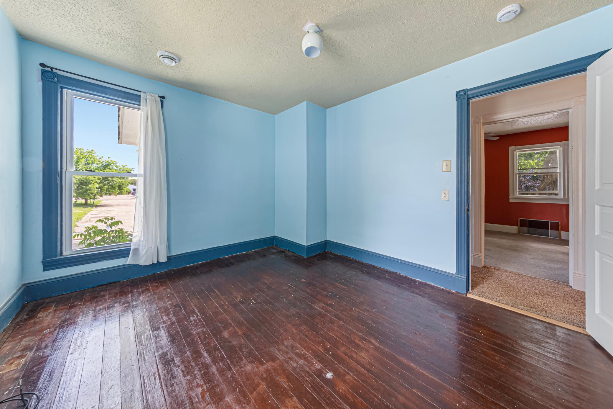 main property photo 28