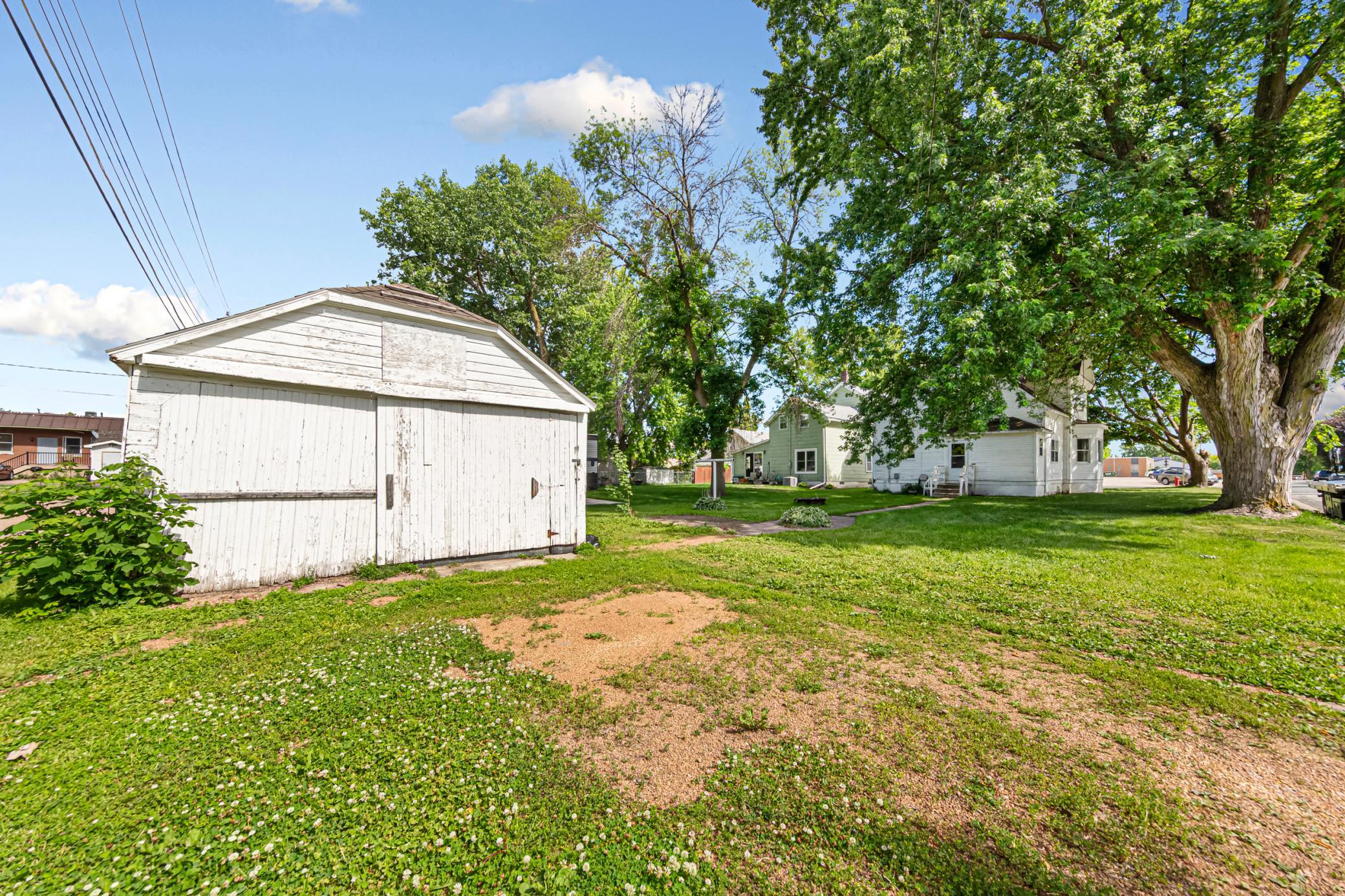 main property photo 9