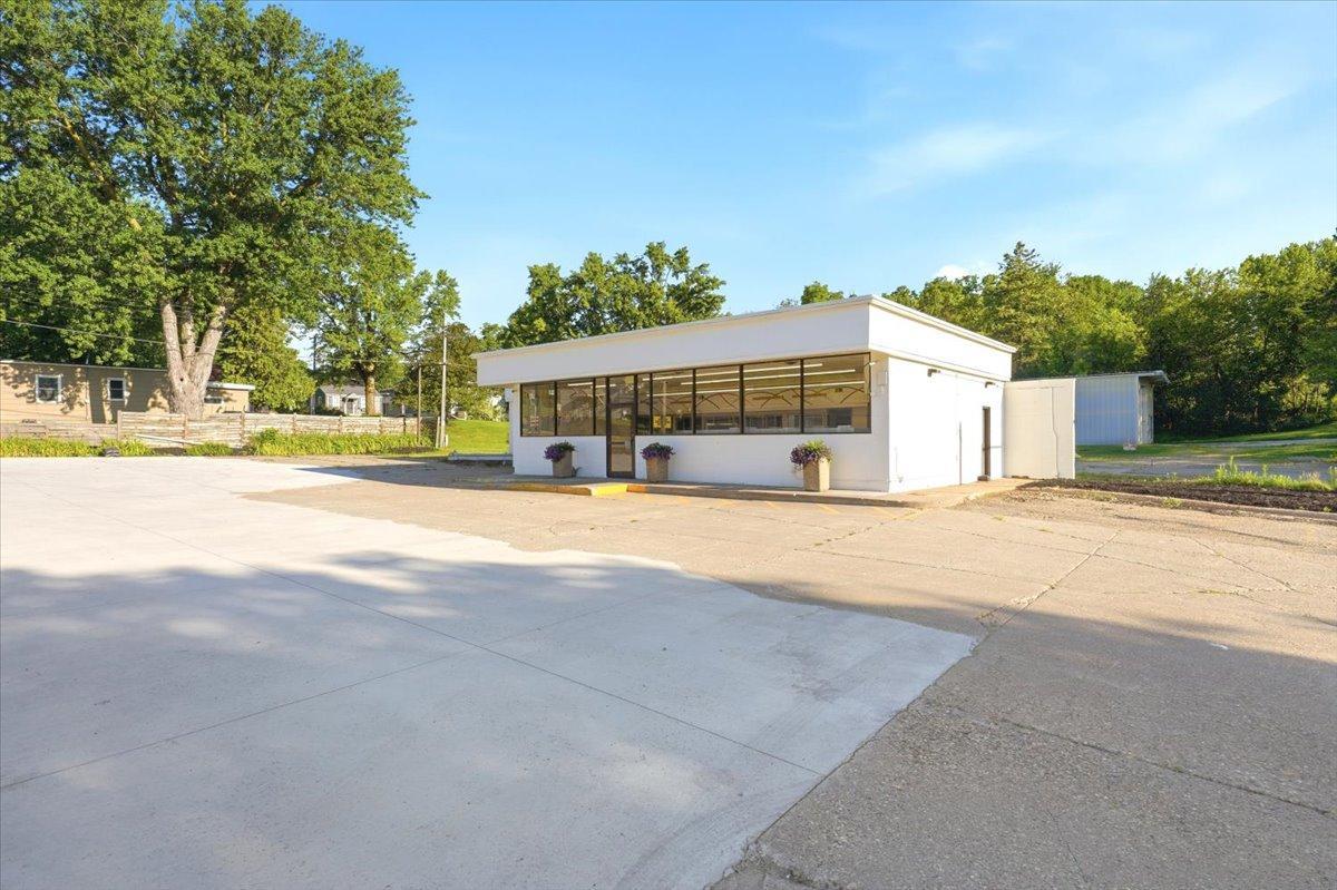 main property photo 4