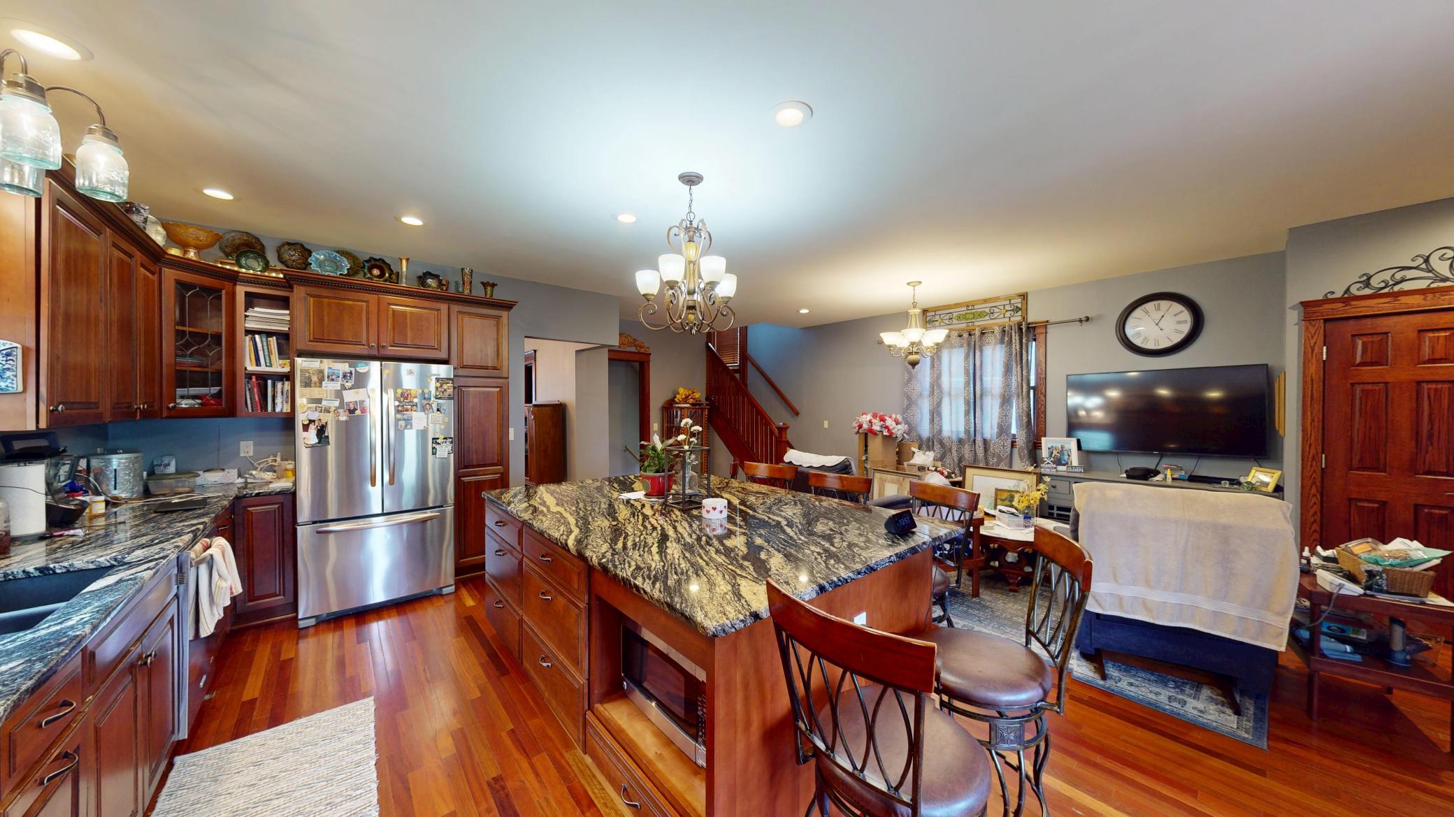 main property photo 7