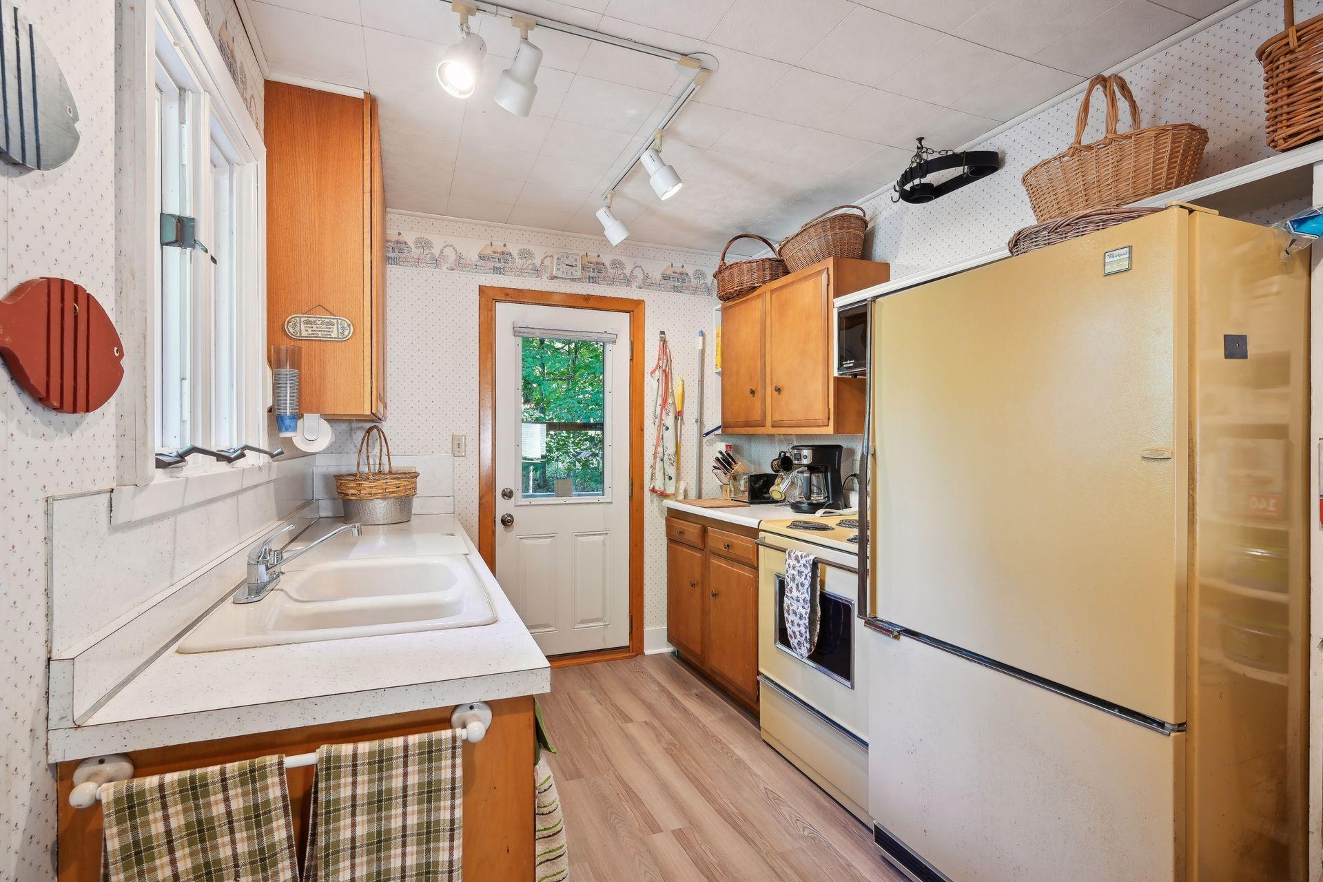 main property photo 77