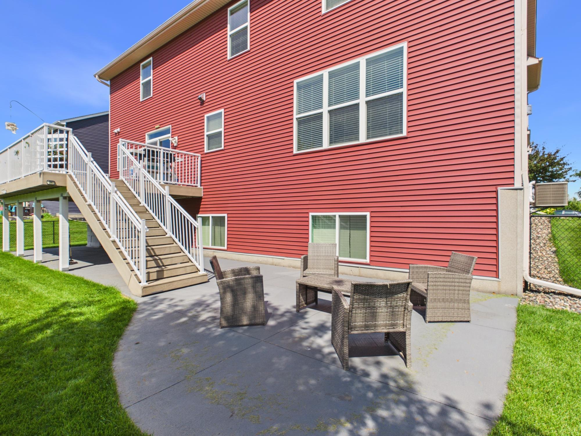 main property photo 13