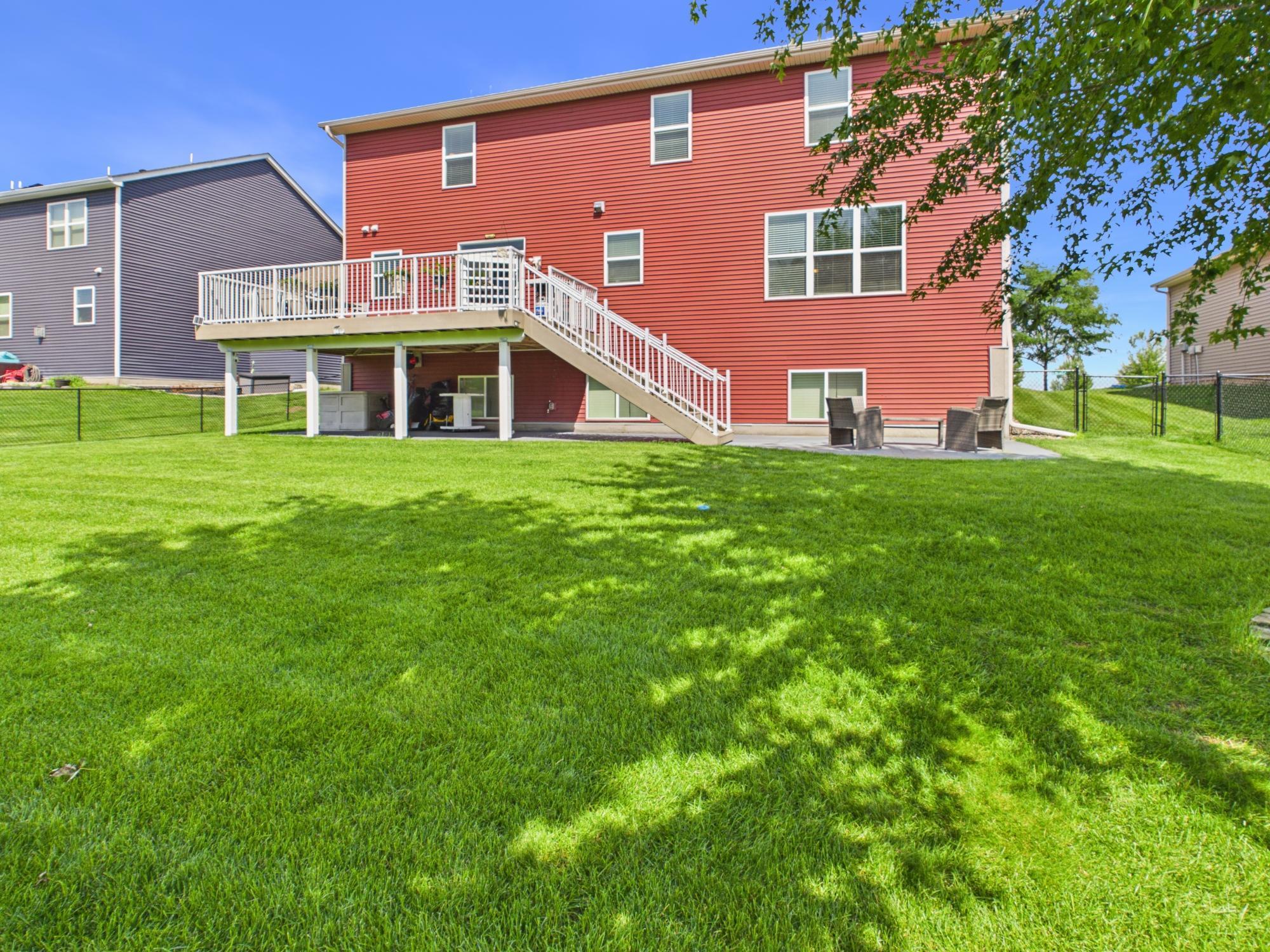 main property photo 14
