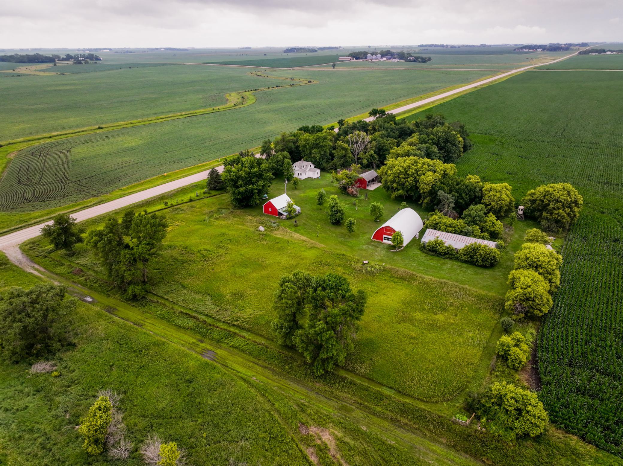 main property photo 23