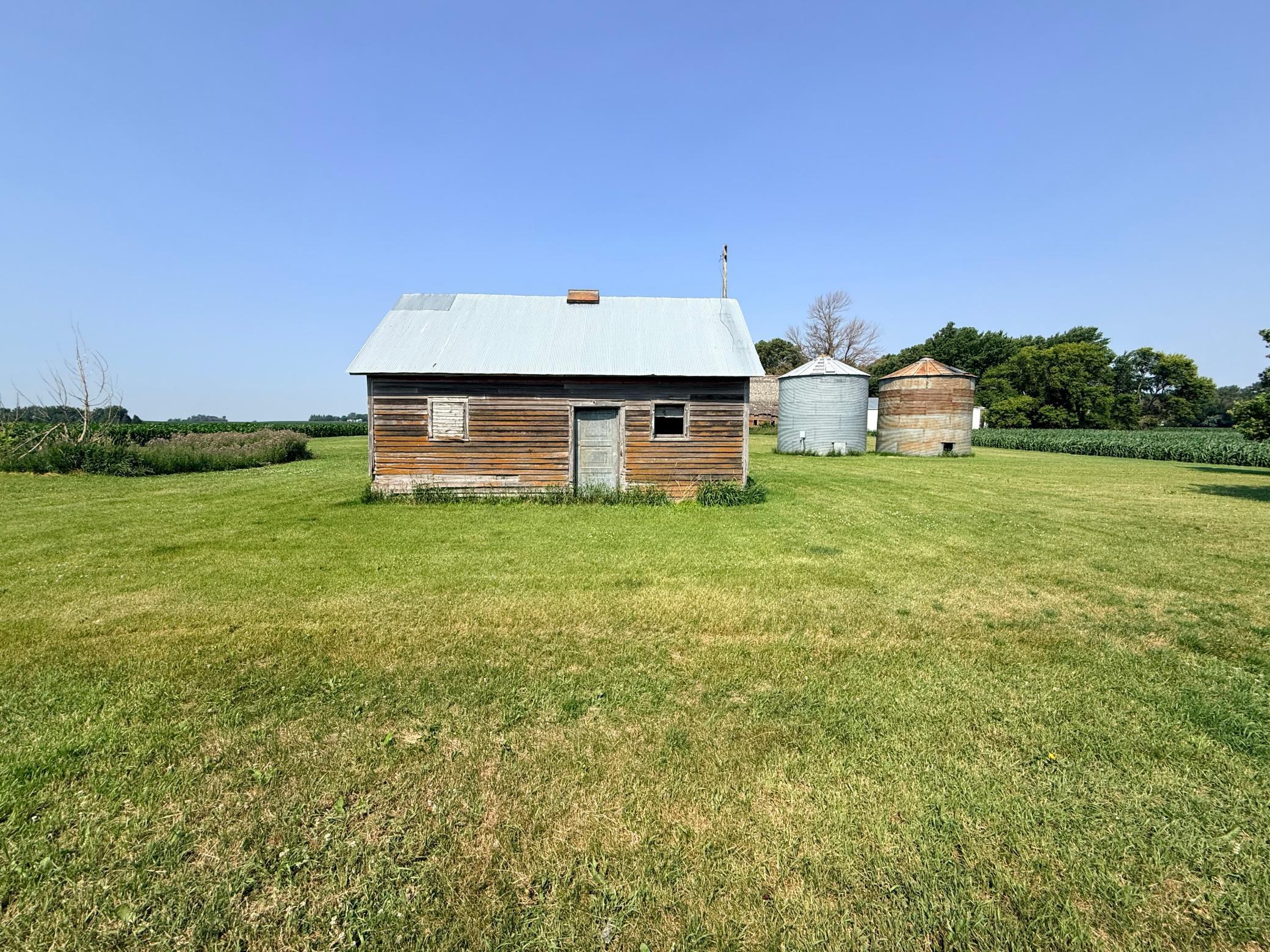main property photo 26