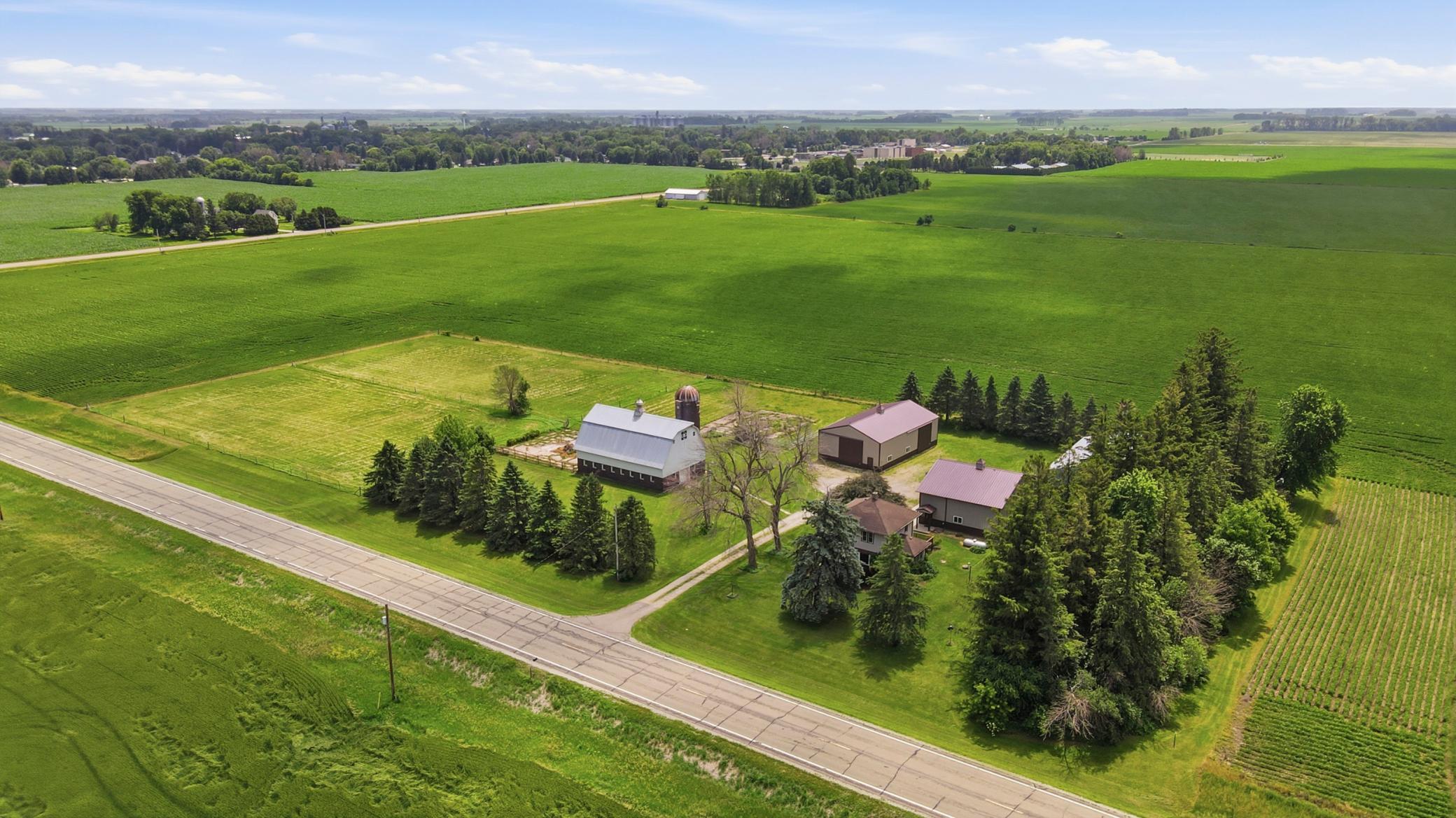 main property photo 30