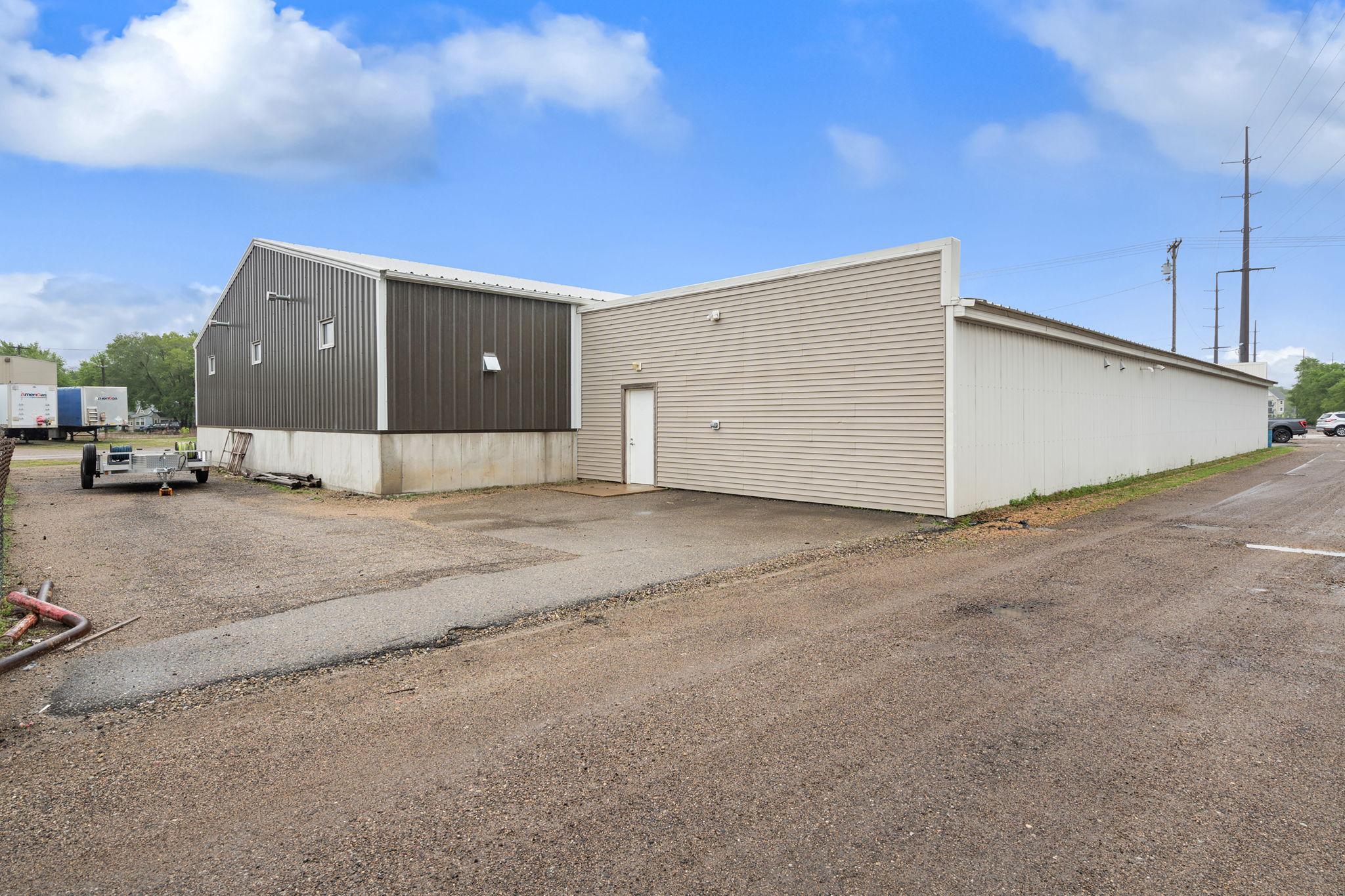 main property photo 16