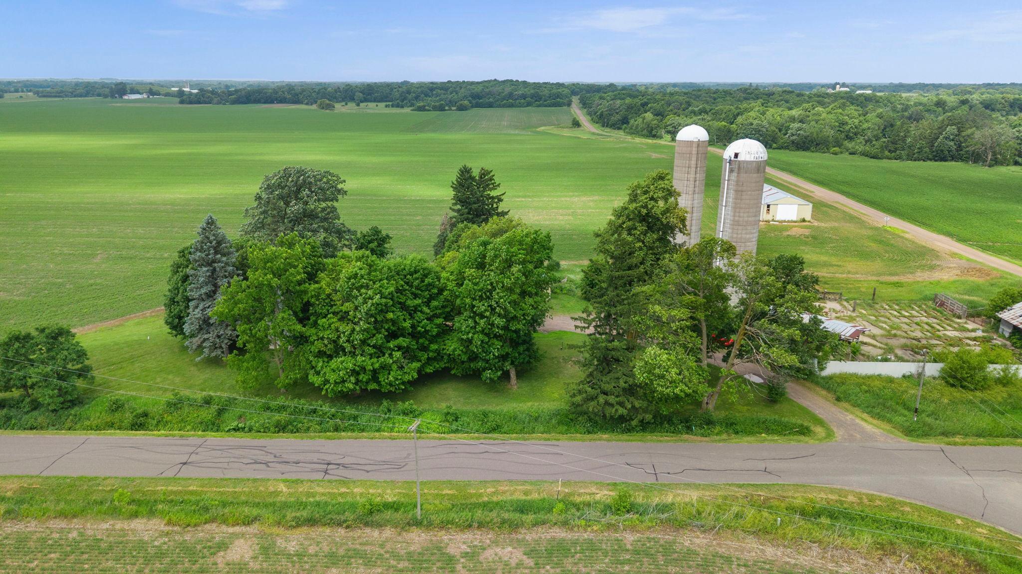 main property photo 33