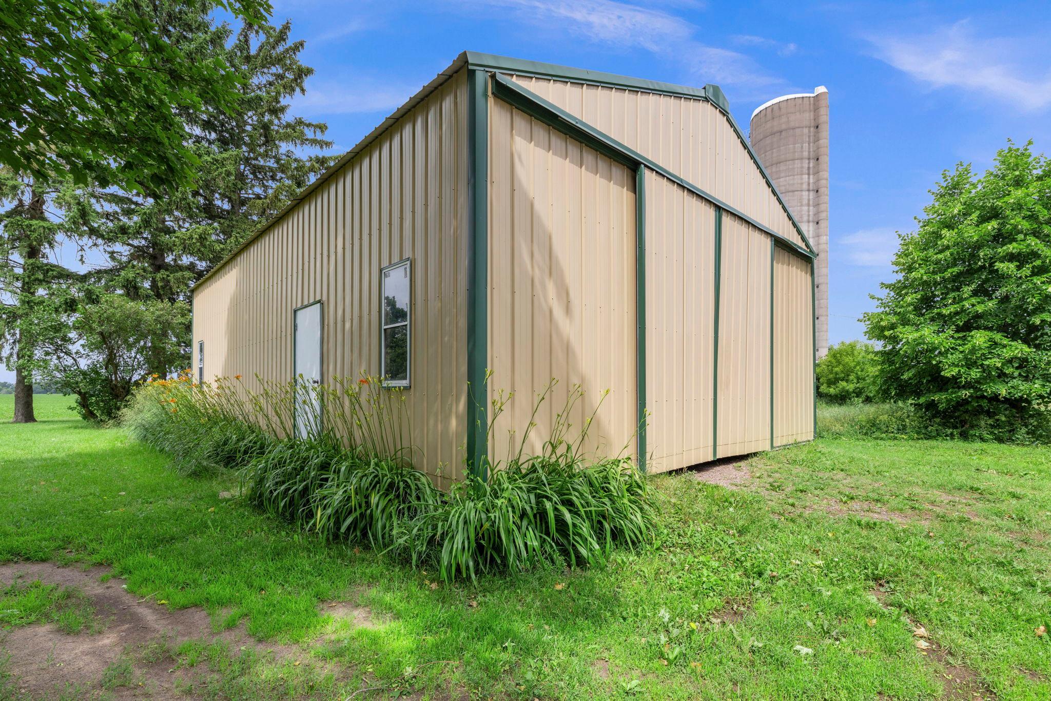 main property photo 35