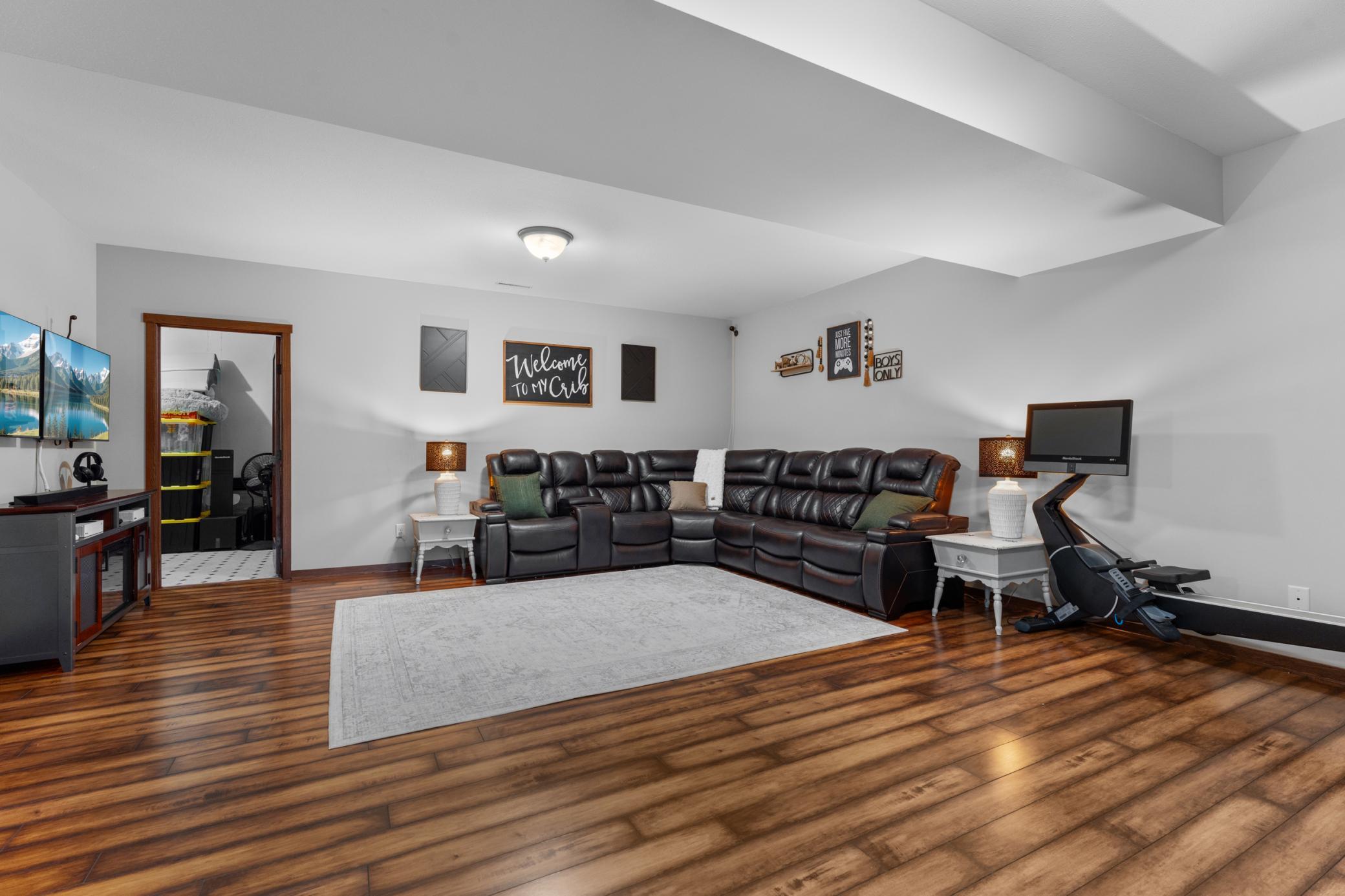 main property photo 22
