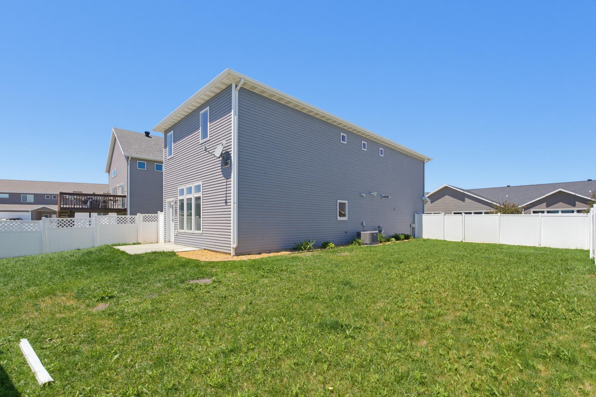 main property photo 27